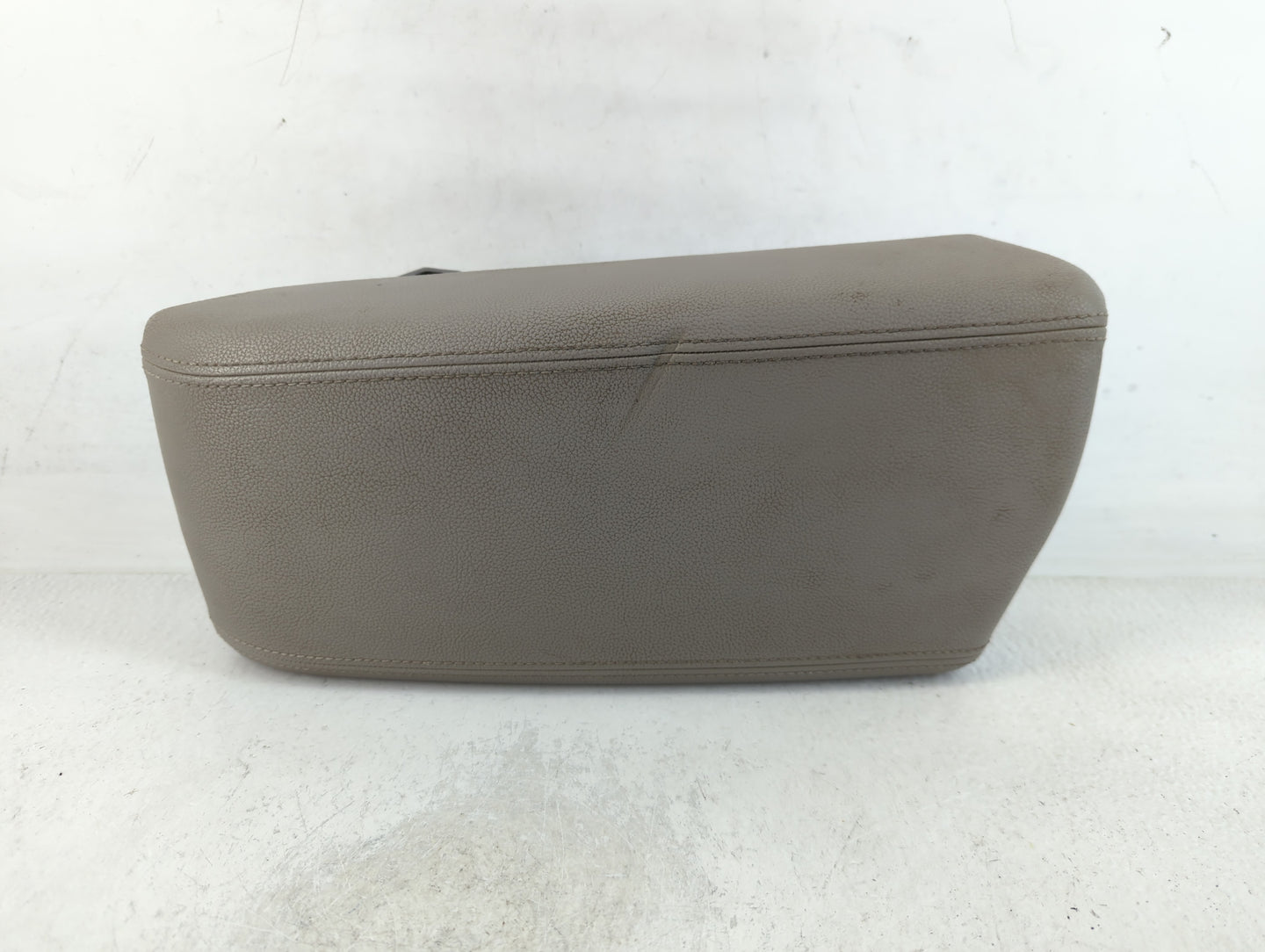 2018 Hyundai Sonata Center Console Armrest Cover Lid Fits OEM Used Auto Parts - Oemusedautoparts1.com