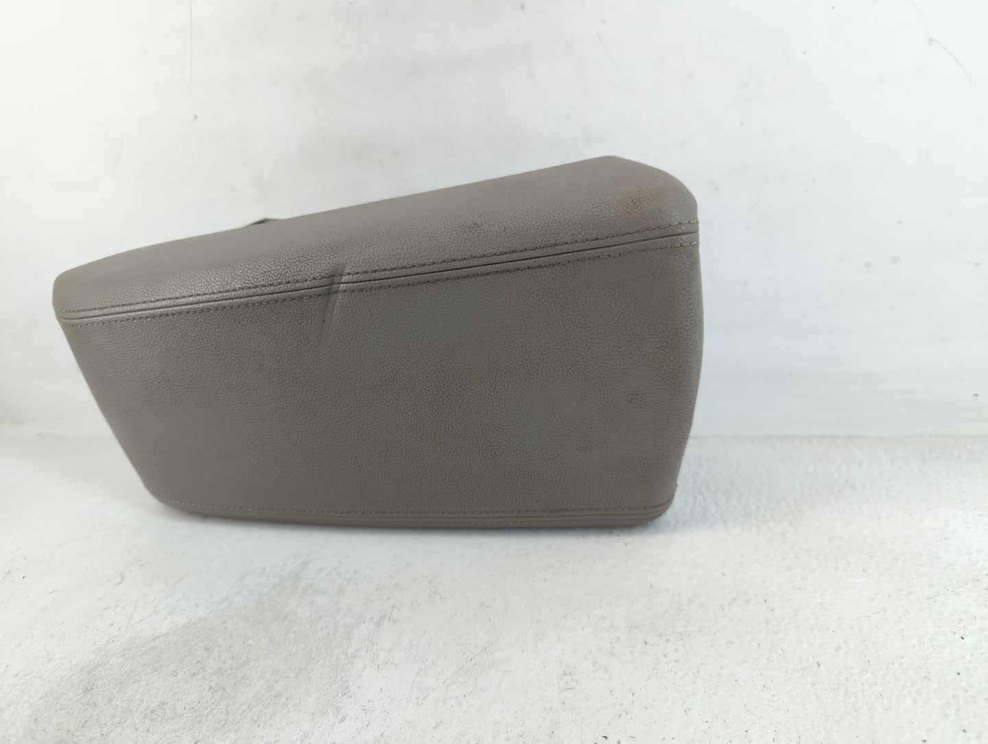 2018 Hyundai Sonata Center Console Armrest Cover Lid Fits OEM Used Auto Parts - Oemusedautoparts1.com