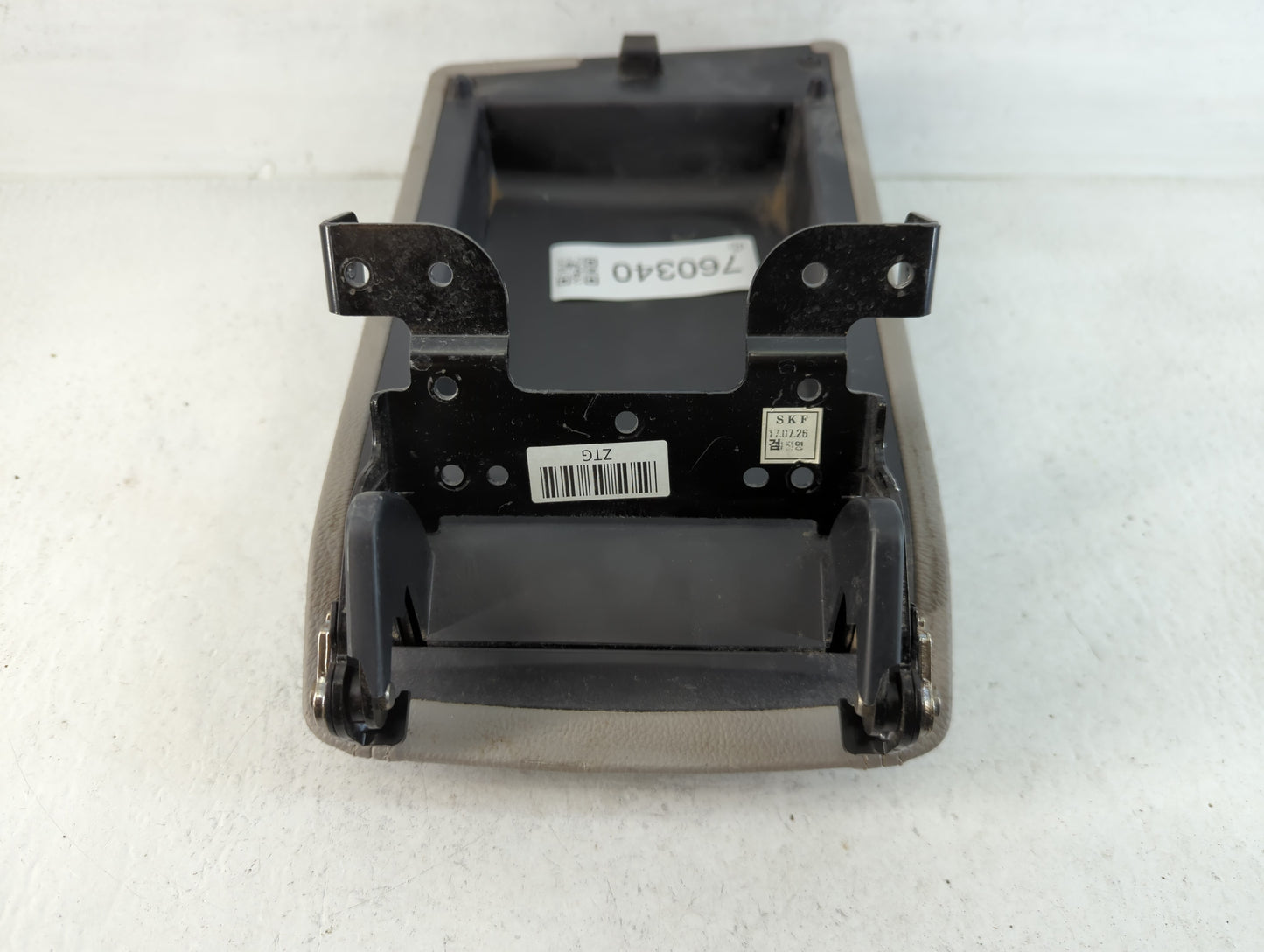2018 Hyundai Sonata Center Console Armrest Cover Lid Fits OEM Used Auto Parts - Oemusedautoparts1.com