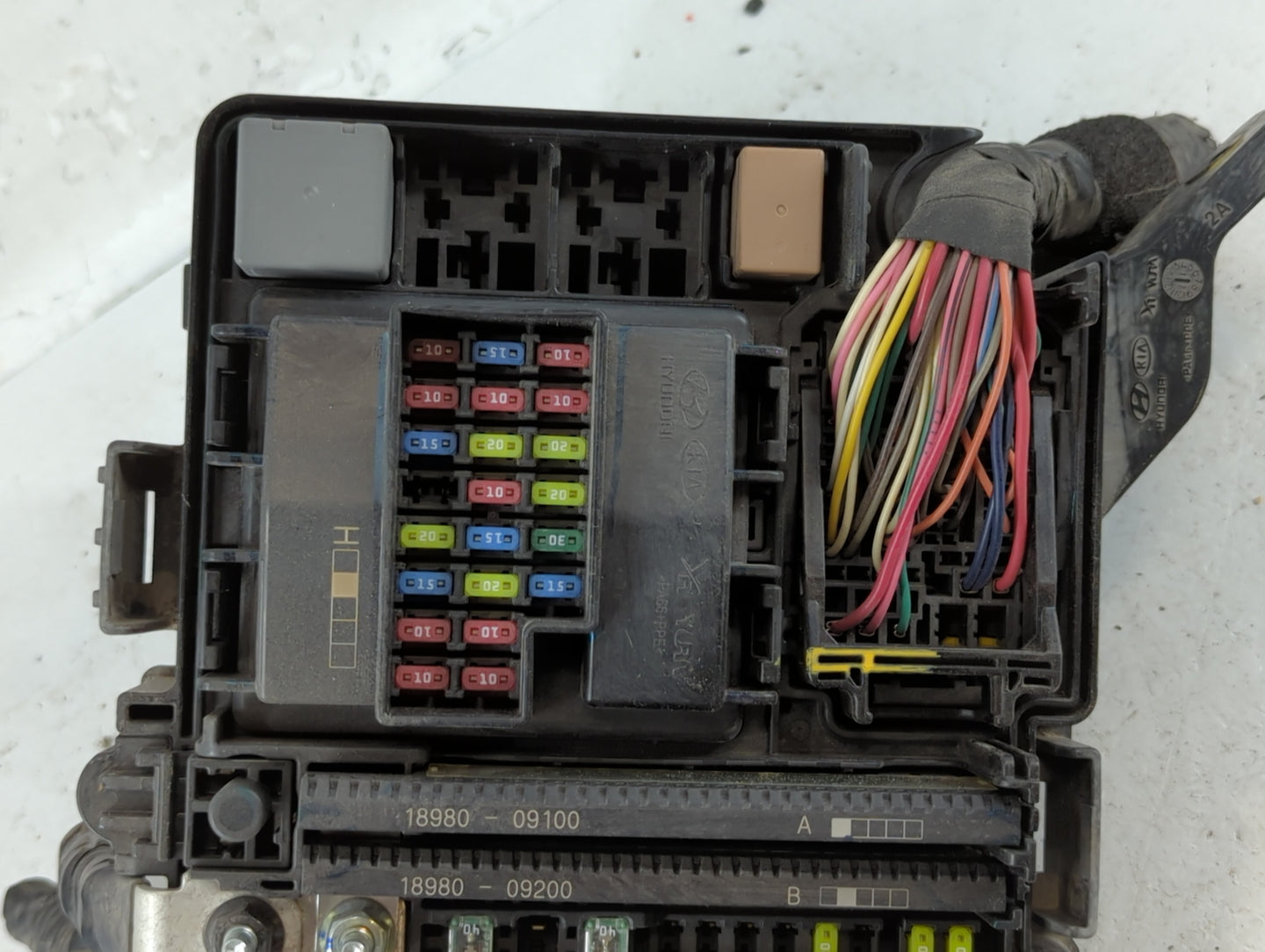 2018-2019 Hyundai Sonata Fusebox Fuse Box Panel Relay Module P/N:91951-C2850 Fits Fits 2018 2019 OEM Used Auto Parts - Oemus