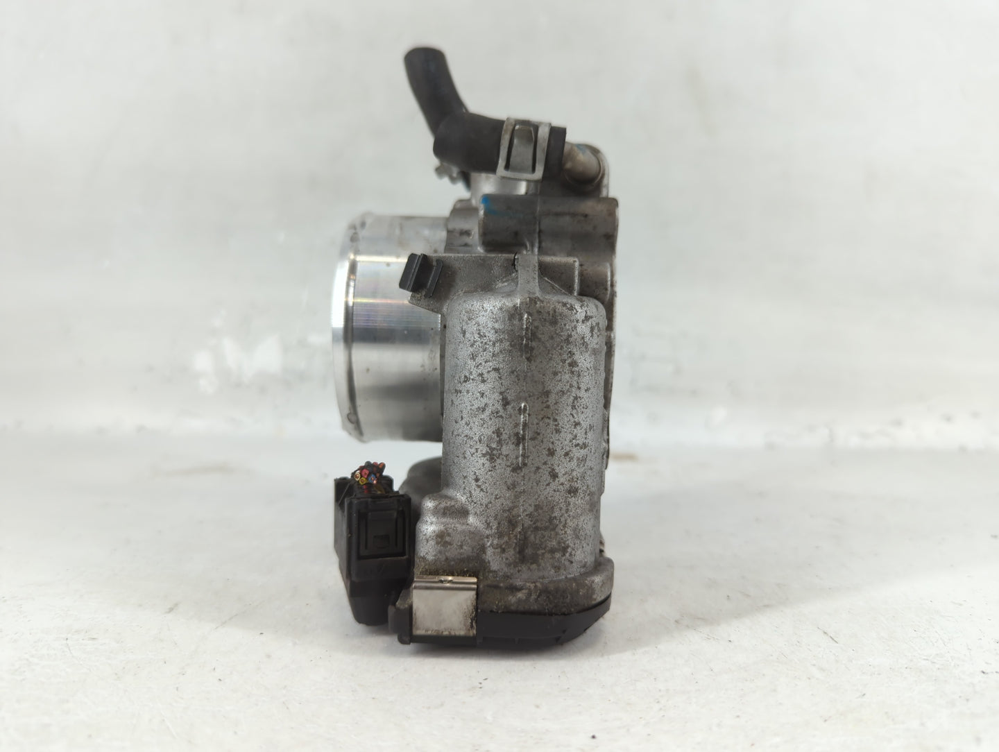 2015-2019 Hyundai Sonata Throttle Body P/N:35100-2G600 Fits Fits 2015 2016 2017 2018 2019 2020 2021 OEM Used Auto Parts - Oe