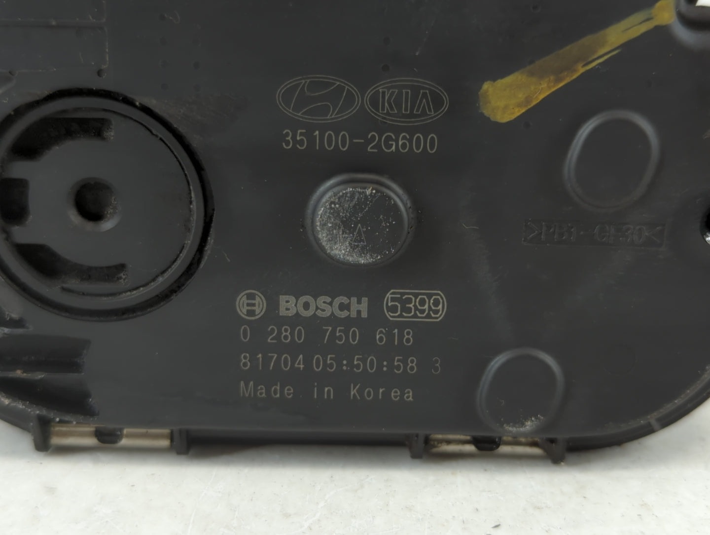 2015-2019 Hyundai Sonata Throttle Body P/N:35100-2G600 Fits Fits 2015 2016 2017 2018 2019 2020 2021 OEM Used Auto Parts - Oe
