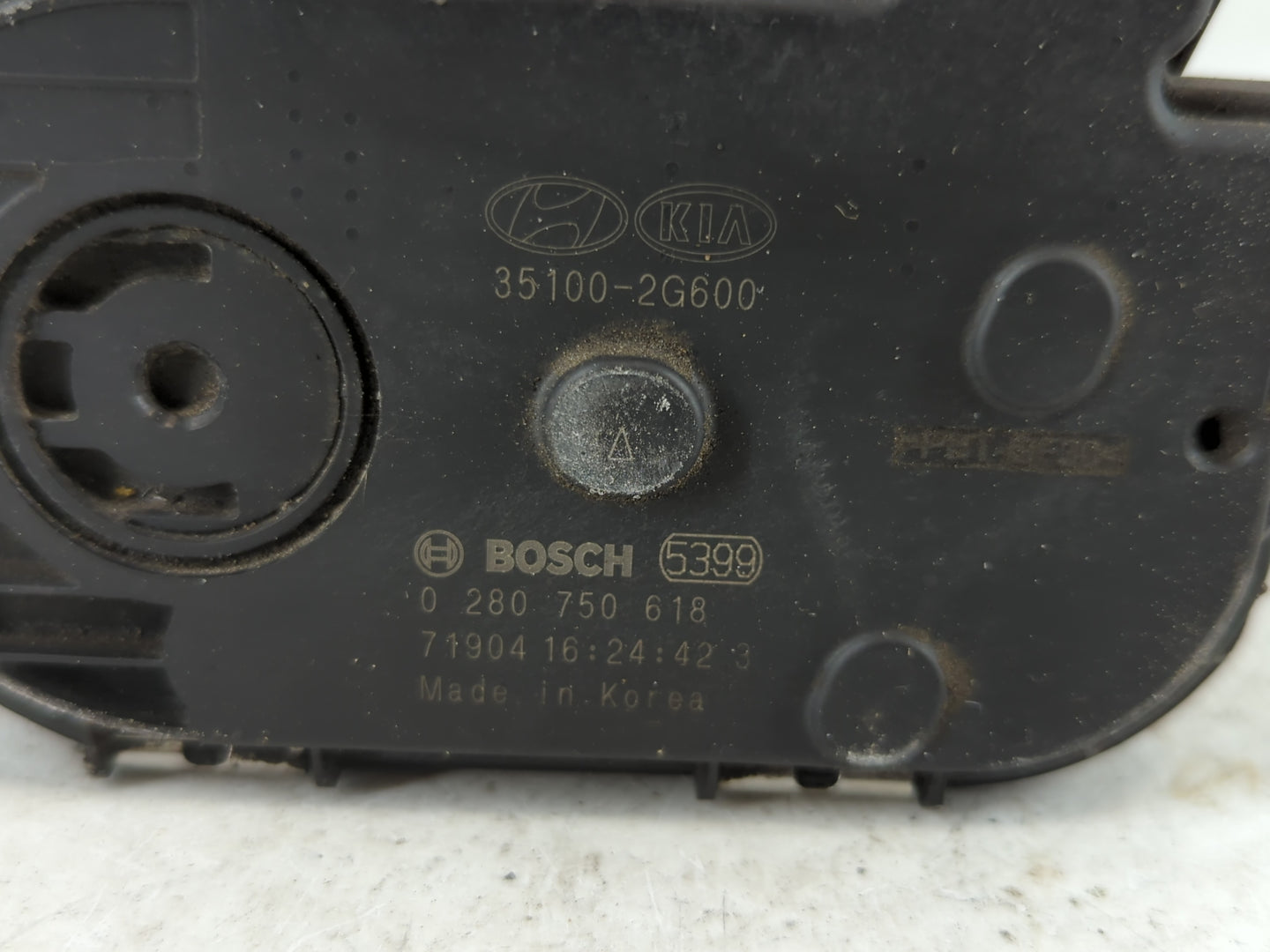 2015-2019 Hyundai Sonata Throttle Body P/N:0 280 750 618 35100-2G600 Fits Fits 2015 2016 2017 2018 2019 2020 2021 OEM Used A