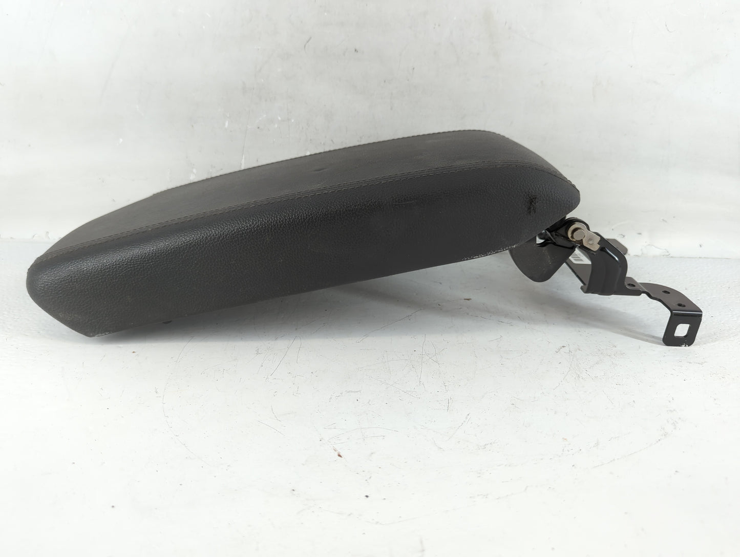 2018 Hyundai Sonata Center Console Armrest Cover Lid Fits OEM Used Auto Parts - Oemusedautoparts1.com