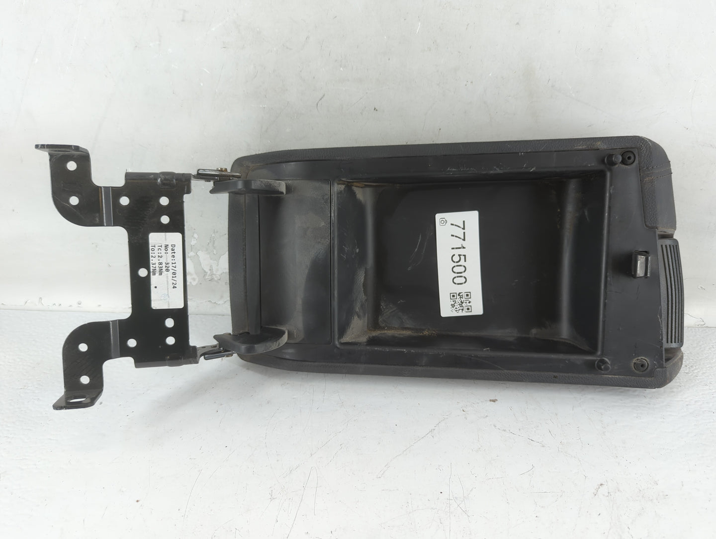 2018 Hyundai Sonata Center Console Armrest Cover Lid Fits OEM Used Auto Parts - Oemusedautoparts1.com