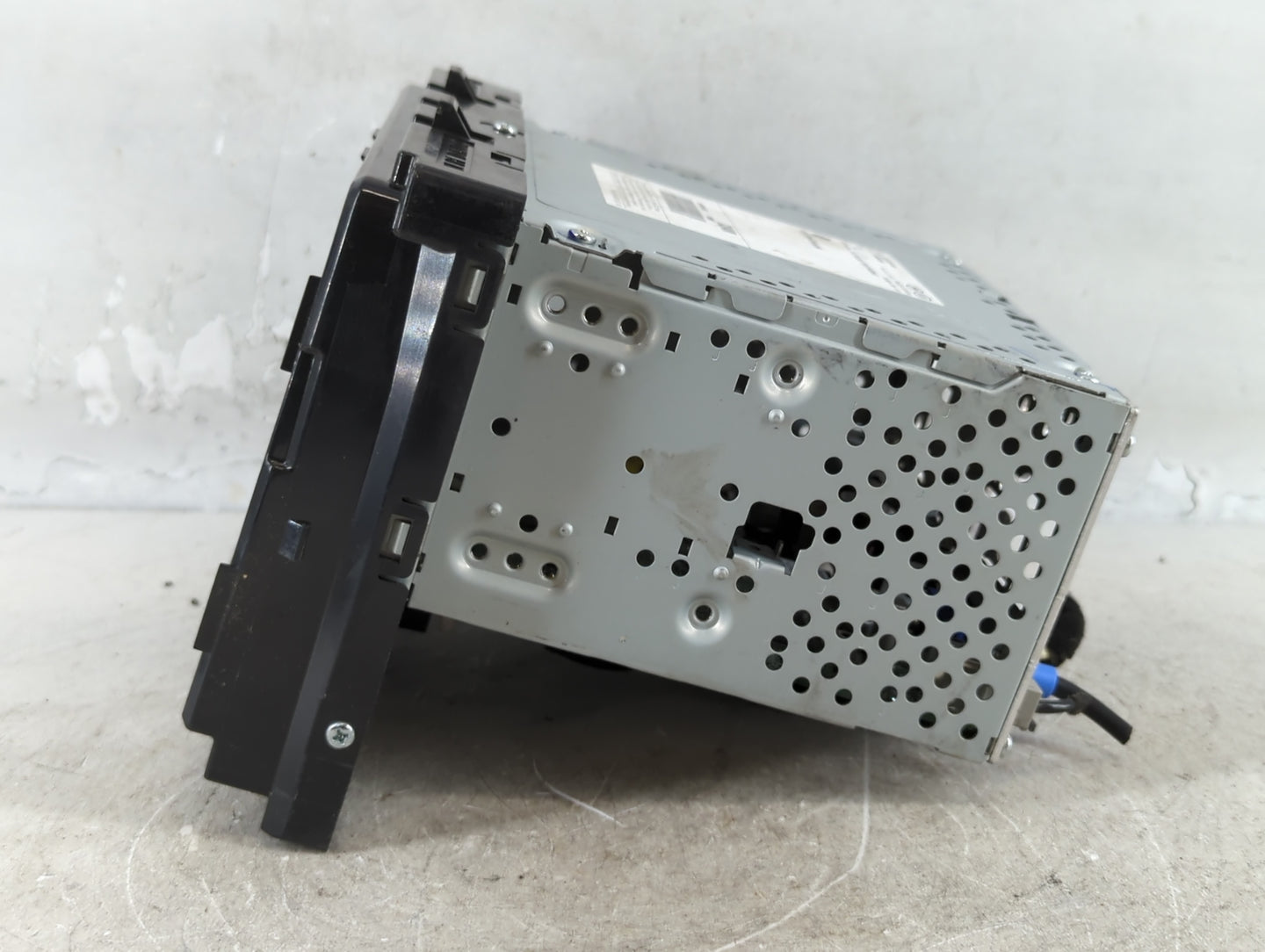 2018-2019 Hyundai Sonata Radio AM FM Cd Player Receiver Replacement P/N:96160C2UA04X Fits Fits 2018 2019 OEM Used Auto Parts