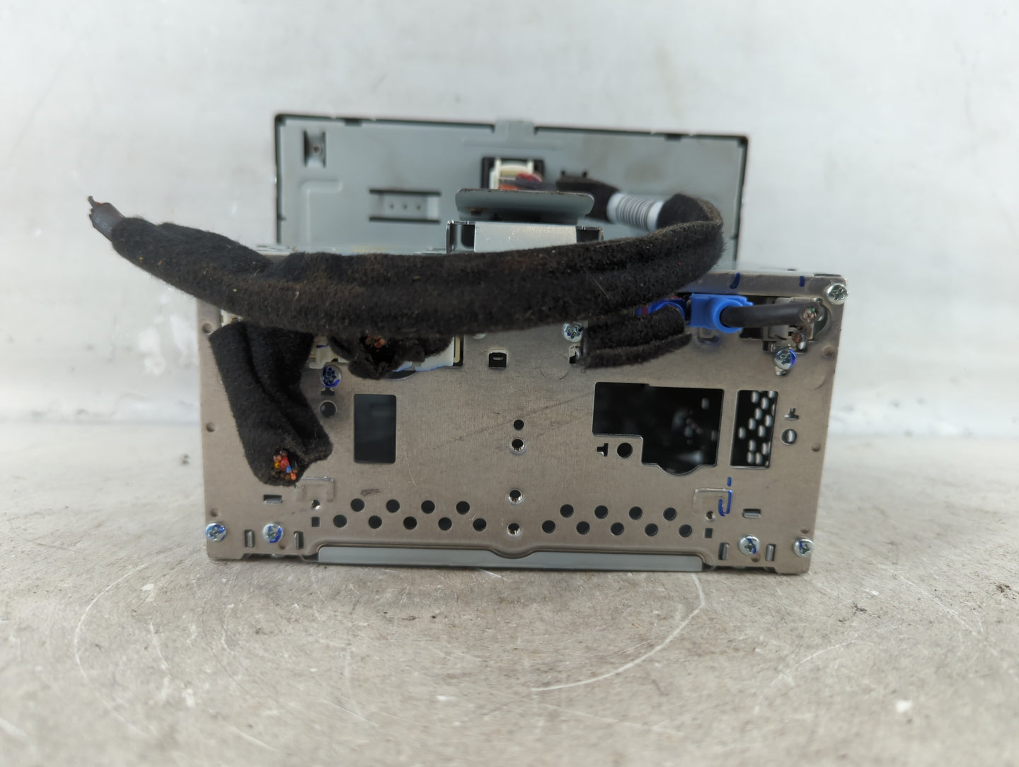 2018-2019 Hyundai Sonata Radio AM FM Cd Player Receiver Replacement P/N:96160C2UA04X Fits Fits 2018 2019 OEM Used Auto Parts