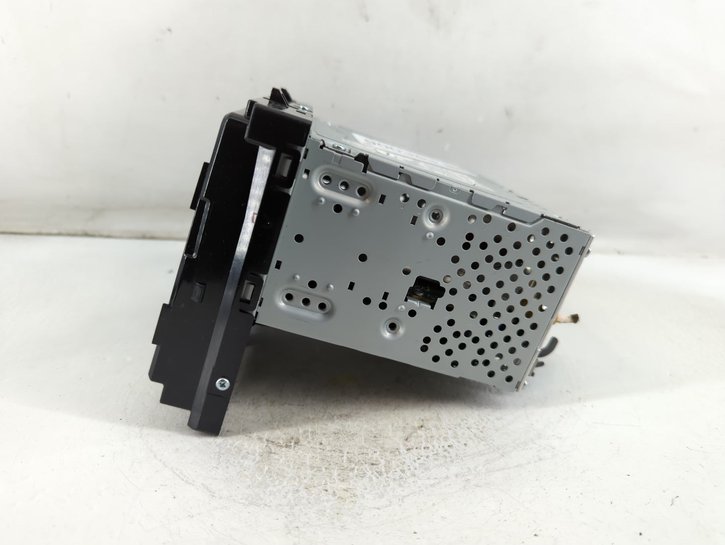 2018-2019 Hyundai Sonata Radio AM FM Cd Player Receiver Replacement P/N:96160C2UB04X Fits Fits 2018 2019 OEM Used Auto Parts