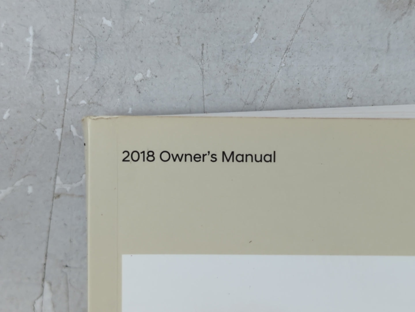 2018 Hyundai Tucson Owners Manual Book Guide P/N:ID30-EU7NB OEM Used Auto Parts - Oemusedautoparts1.com