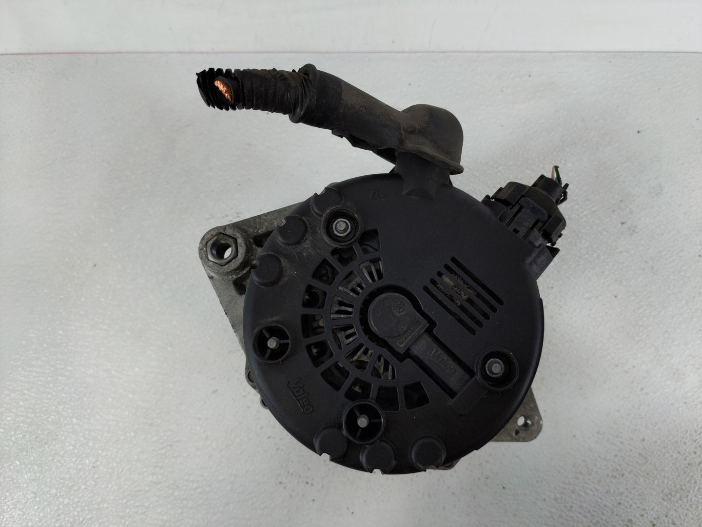 2016-2018 Hyundai Tucson Alternator Replacement Generator Charging Assembly Engine OEM P/N:37300-2B960 Fits OEM Used Auto Pa