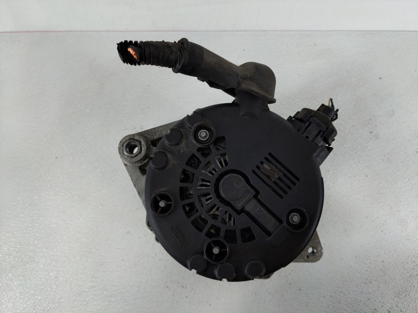 2016-2018 Hyundai Tucson Alternator Replacement Generator Charging Assembly Engine OEM P/N:37300-2B960 Fits OEM Used Auto Pa