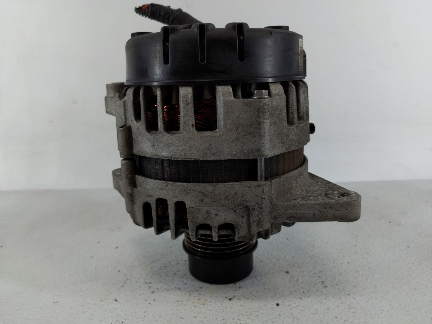 2016-2018 Hyundai Tucson Alternator Replacement Generator Charging Assembly Engine OEM P/N:37300-2B960 Fits OEM Used Auto Pa