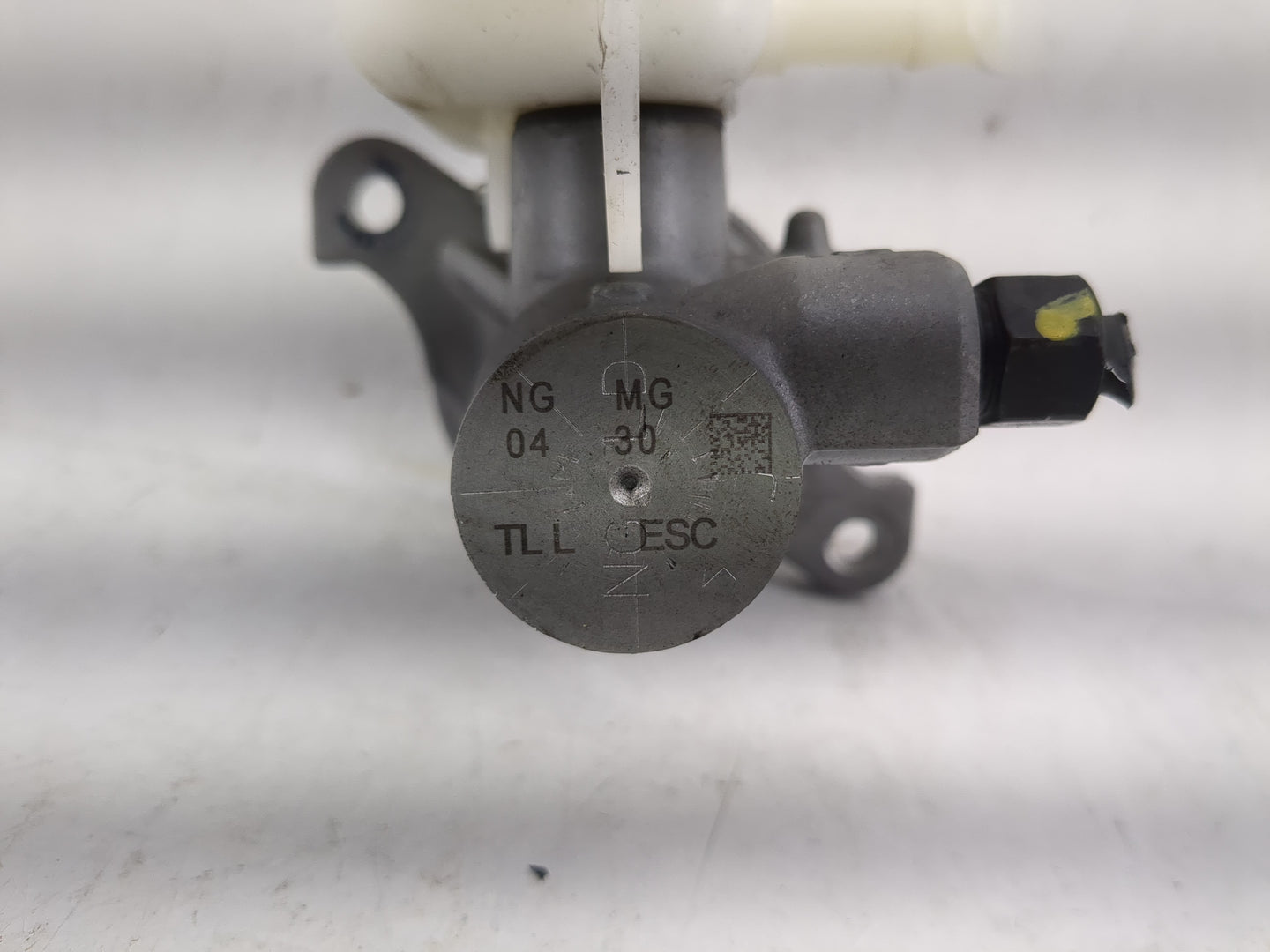 2016-2021 Hyundai Tucson Brake Master Cylinder 1220852 - Oemusedautoparts1.com