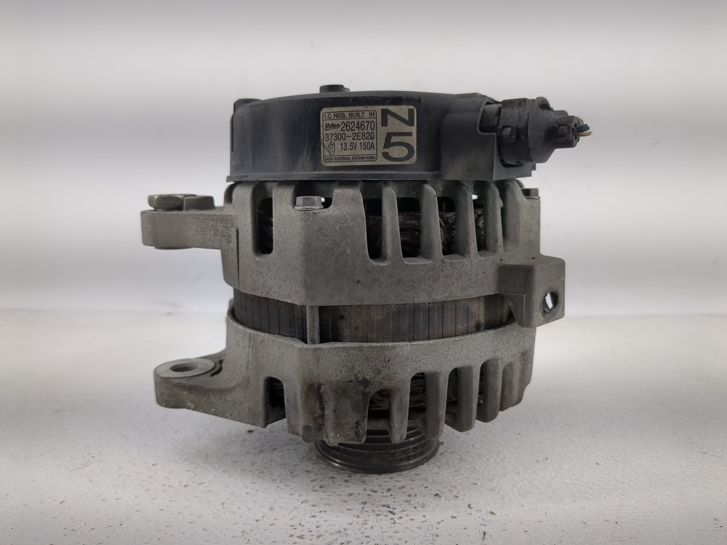 2016-2021 Hyundai Tucson Alternator Replacement Generator Charging Assembly Engine OEM P/N:37300-2E820 2624670 Fits OEM Used