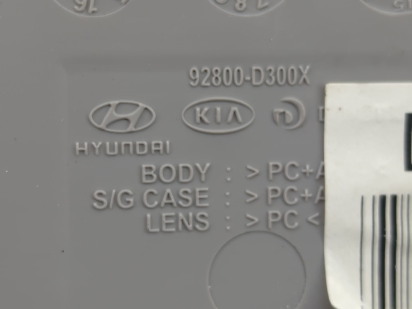 2018 Hyundai Tucson Overhead Roof Console - Oemusedautoparts1.com