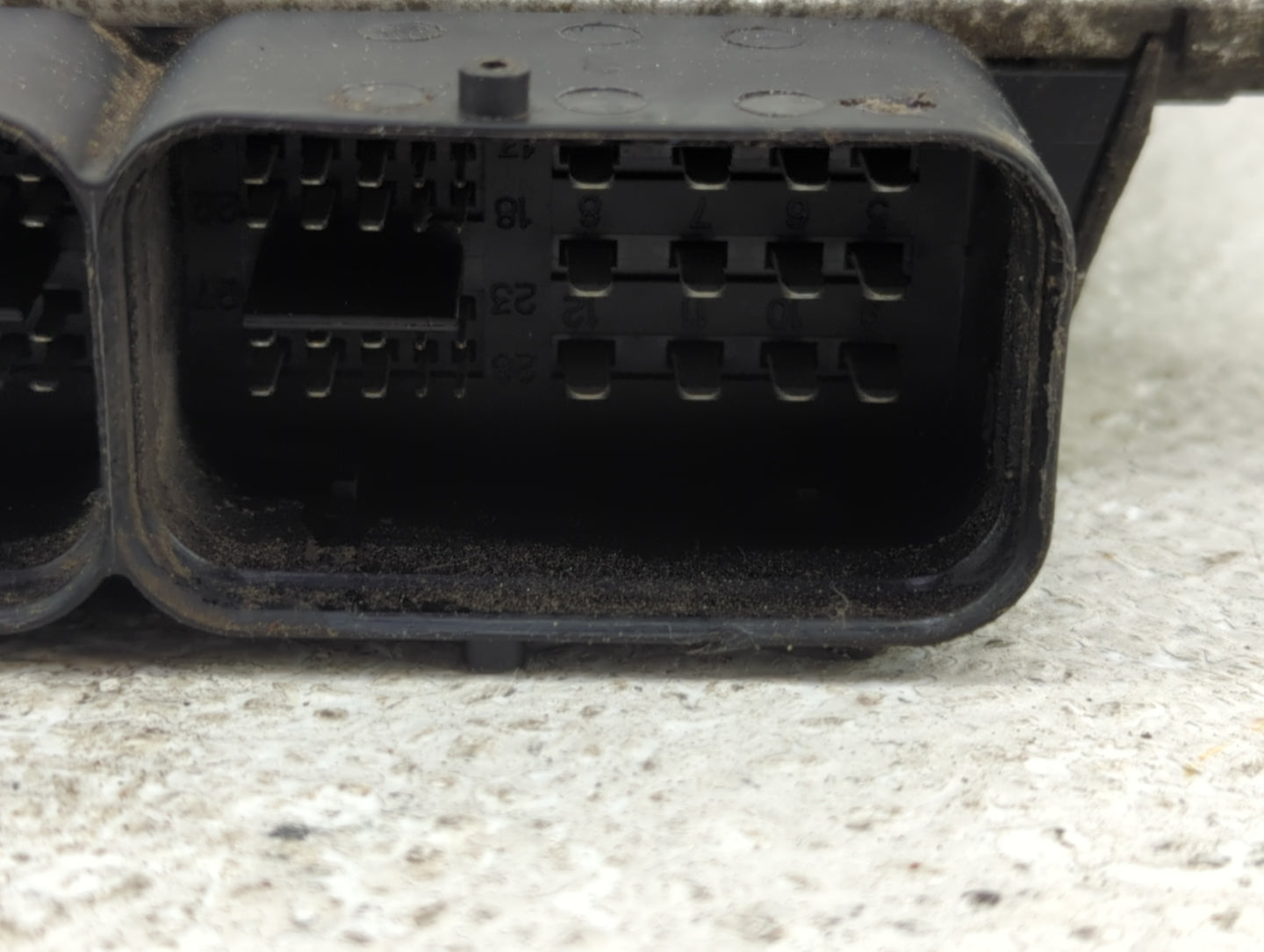 2016-2018 Hyundai Tucson Transmission Control Module Tcu Tcm 95440-2d721 - Oemusedautoparts1.com