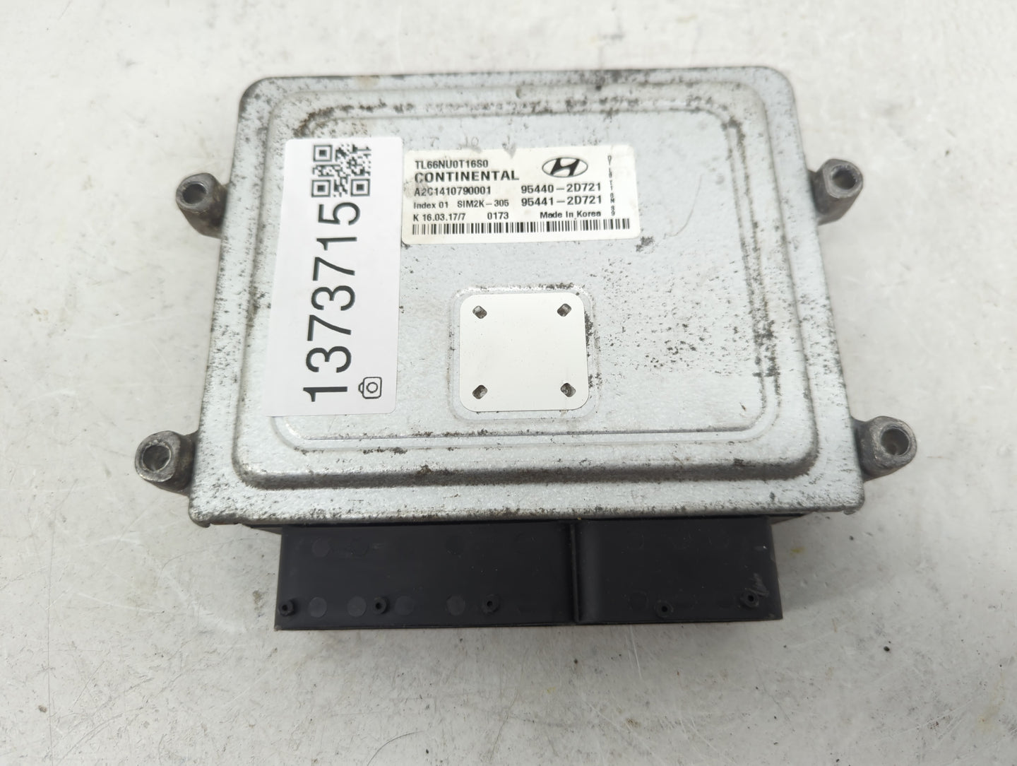 2016-2018 Hyundai Tucson PCM Engine Control Computer ECU ECM PCU OEM P/N:95440-2D721 Fits Fits 2016 2017 2018 OEM Used Auto 