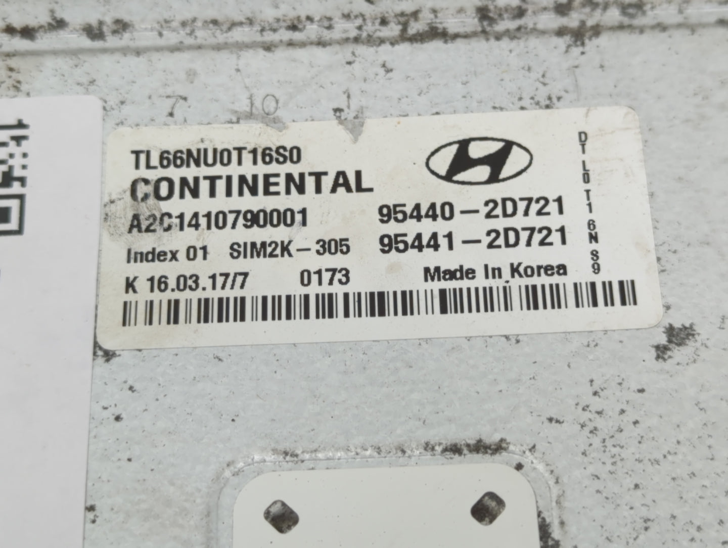2016-2018 Hyundai Tucson PCM Engine Control Computer ECU ECM PCU OEM P/N:95440-2D721 Fits Fits 2016 2017 2018 OEM Used Auto 