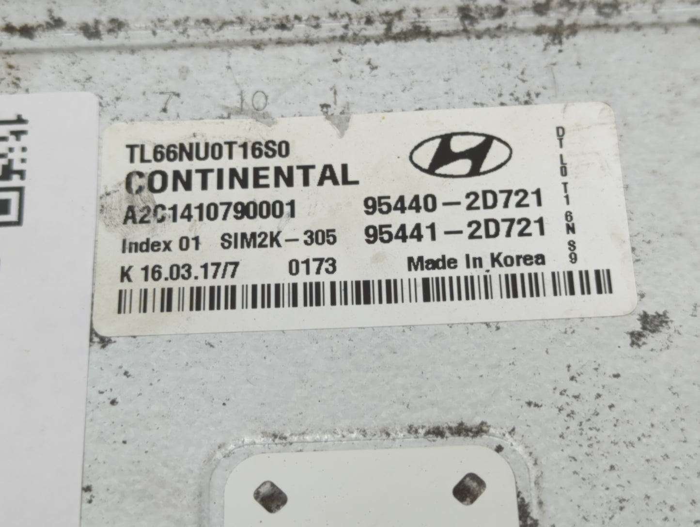 2016-2018 Hyundai Tucson PCM Engine Control Computer ECU ECM PCU OEM P/N:95440-2D721 Fits Fits 2016 2017 2018 OEM Used Auto 