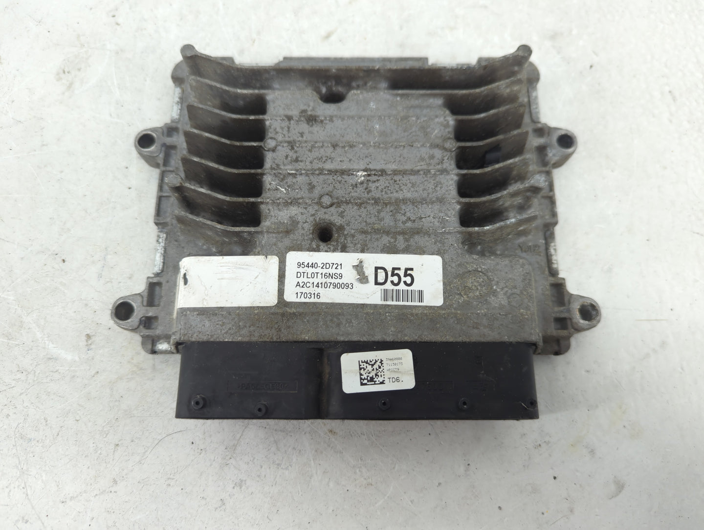 2016-2018 Hyundai Tucson PCM Engine Control Computer ECU ECM PCU OEM P/N:95440-2D721 Fits Fits 2016 2017 2018 OEM Used Auto 