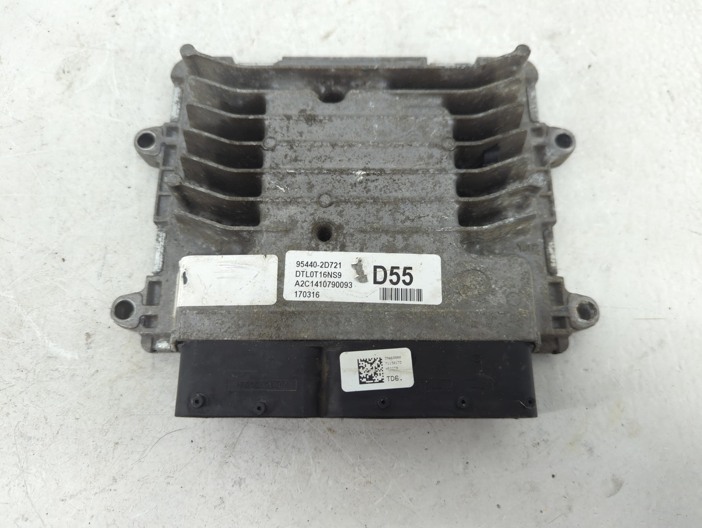 2016-2018 Hyundai Tucson PCM Engine Control Computer ECU ECM PCU OEM P/N:95440-2D721 Fits Fits 2016 2017 2018 OEM Used Auto 