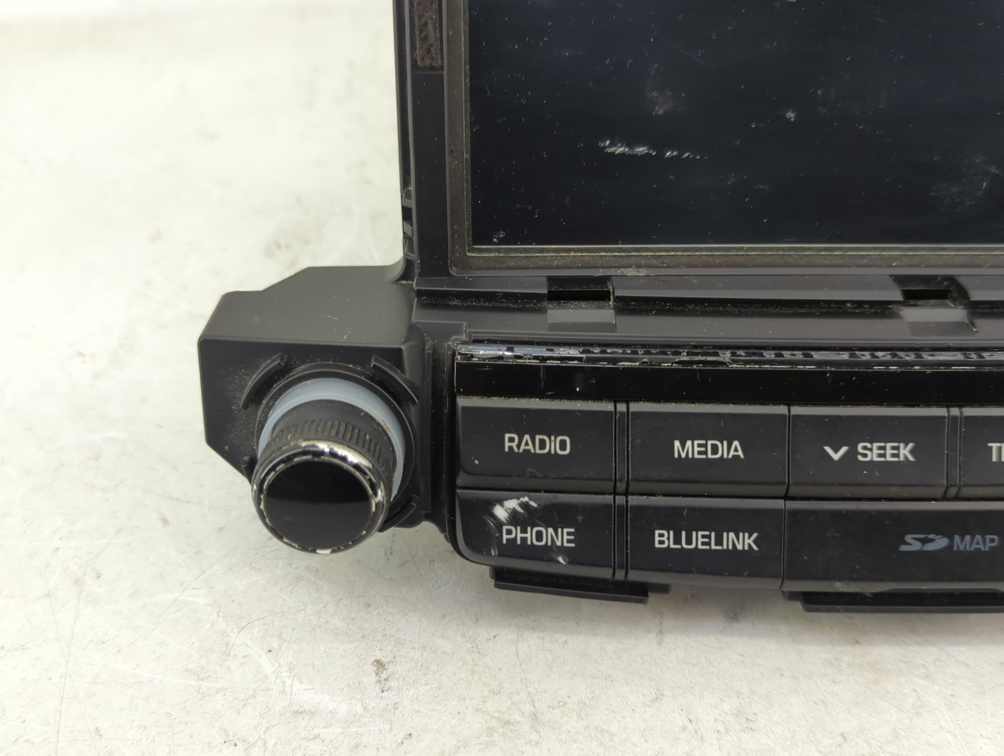 2017-2018 Hyundai Tucson Radio AM FM Cd Player Receiver Replacement P/N:96560-D33304X Fits Fits 2017 2018 OEM Used Auto Part