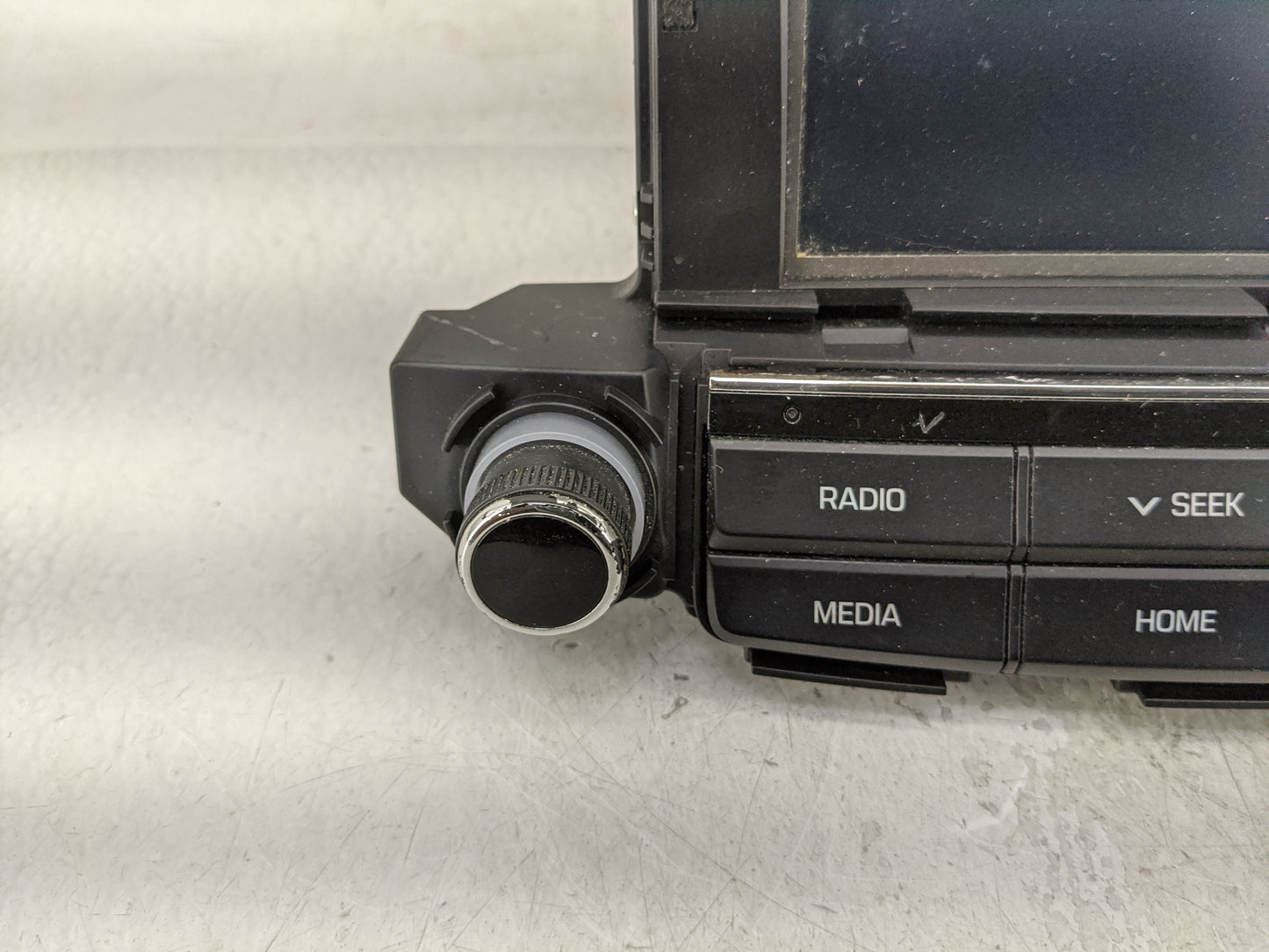 2018 Hyundai Tucson Radio AM FM Cd Player Receiver Replacement P/N:96160-D31004X Fits OEM Used Auto Parts - Oemusedautoparts