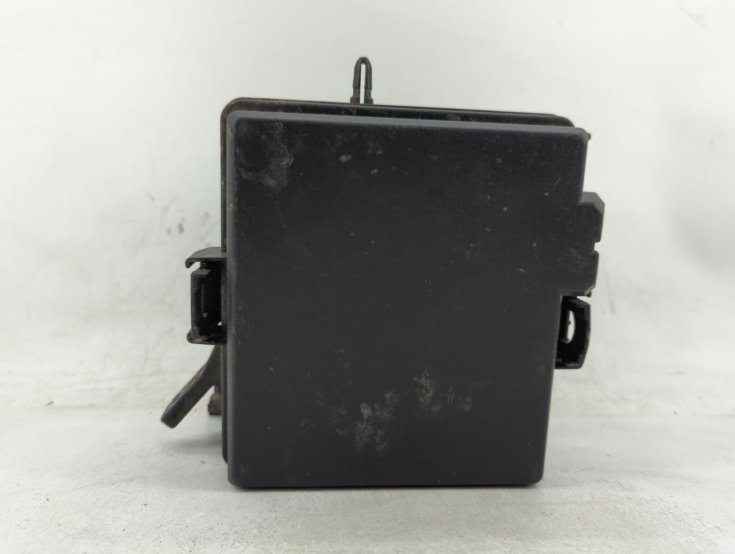 2016-2018 Hyundai Tucson Fusebox Fuse Box Panel Relay Module P/N:91941-D3023 Fits Fits 2016 2017 2018 OEM Used Auto Parts - 