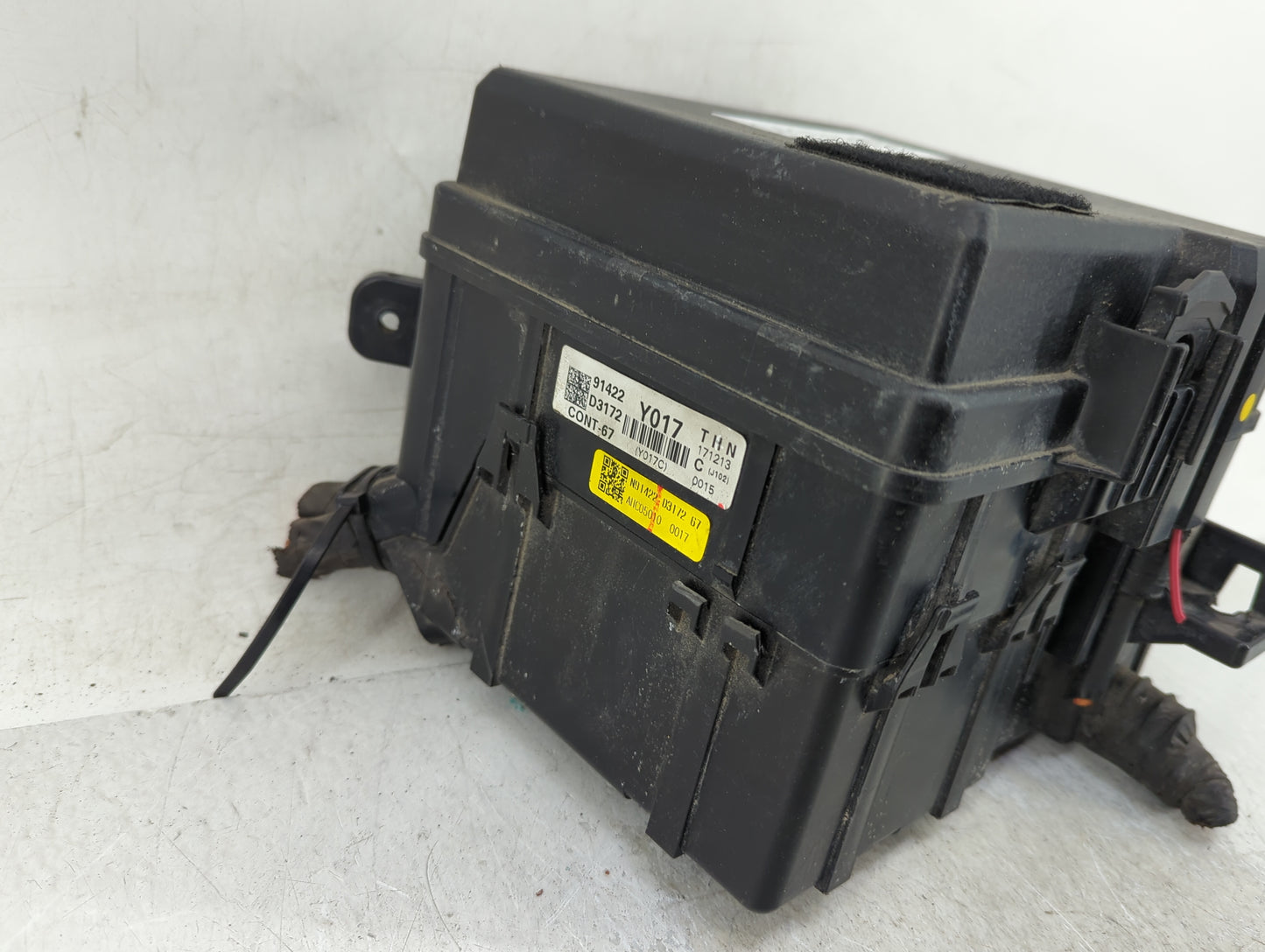 2016-2018 Hyundai Tucson Fusebox Fuse Box Panel Relay Module P/N:91422D3172 Fits Fits 2016 2017 2018 OEM Used Auto Parts - O
