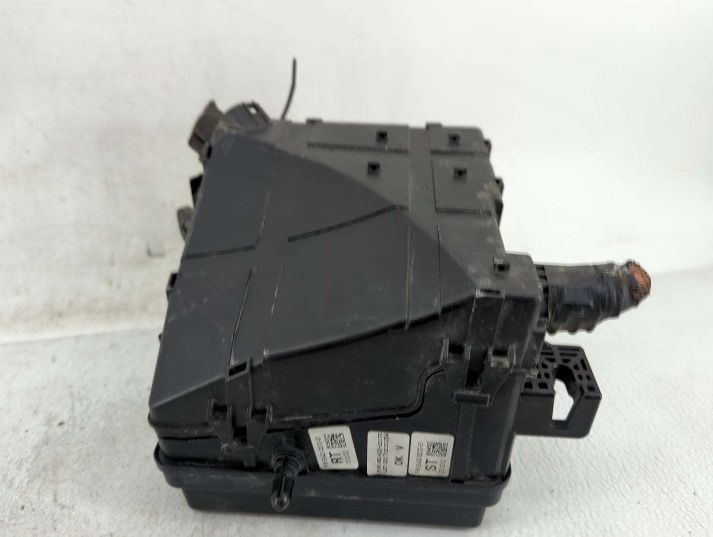 2016-2018 Hyundai Tucson Fusebox Fuse Box Panel Relay Module P/N:91422D3172 Fits Fits 2016 2017 2018 OEM Used Auto Parts - O