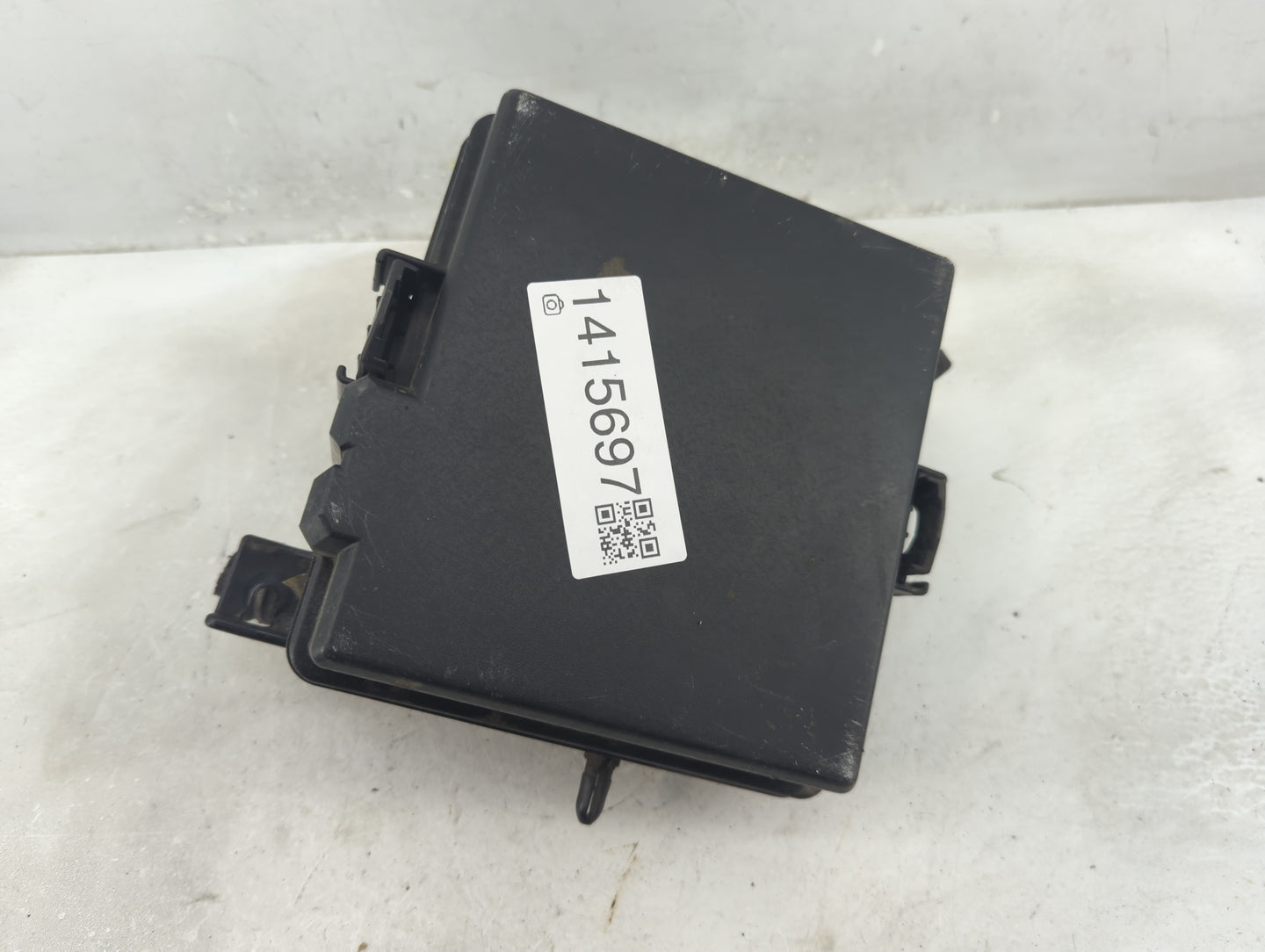 2016-2018 Hyundai Tucson Fusebox Fuse Box Panel Relay Module P/N:91422-D3172 Fits Fits 2016 2017 2018 OEM Used Auto Parts - 