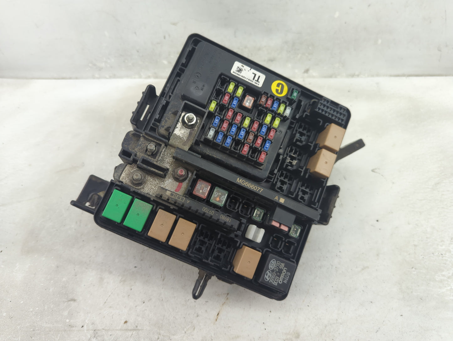 2016-2018 Hyundai Tucson Fusebox Fuse Box Panel Relay Module P/N:91422-D3172 Fits Fits 2016 2017 2018 OEM Used Auto Parts - 