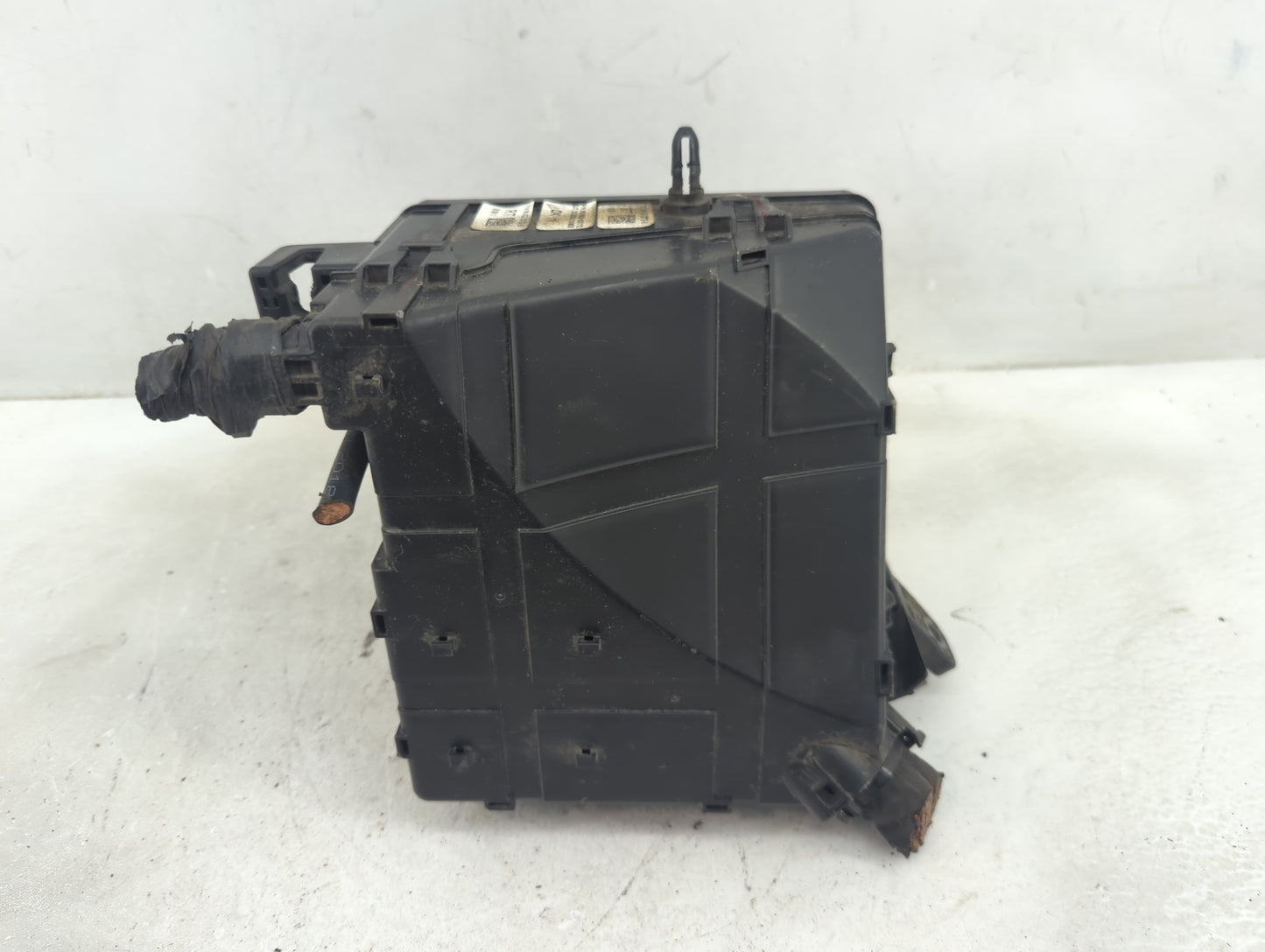 2016-2018 Hyundai Tucson Fusebox Fuse Box Panel Relay Module P/N:91422-D3172 Fits Fits 2016 2017 2018 OEM Used Auto Parts - 