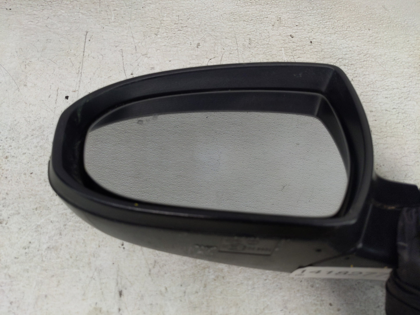 2016-2018 Hyundai Tucson Driver Side View Mirror - Left Door Mirror OEM Used - Oemusedautoparts1.com