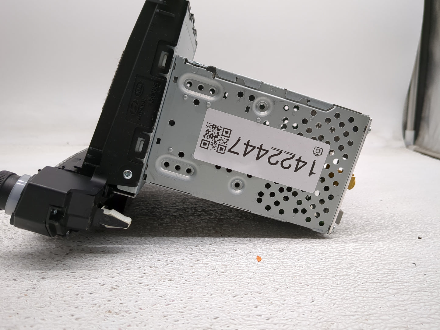 2018 Hyundai Tucson Radio AM FM Cd Player Receiver Replacement P/N:96180-D33004X Fits OEM Used Auto Parts - Oemusedautoparts