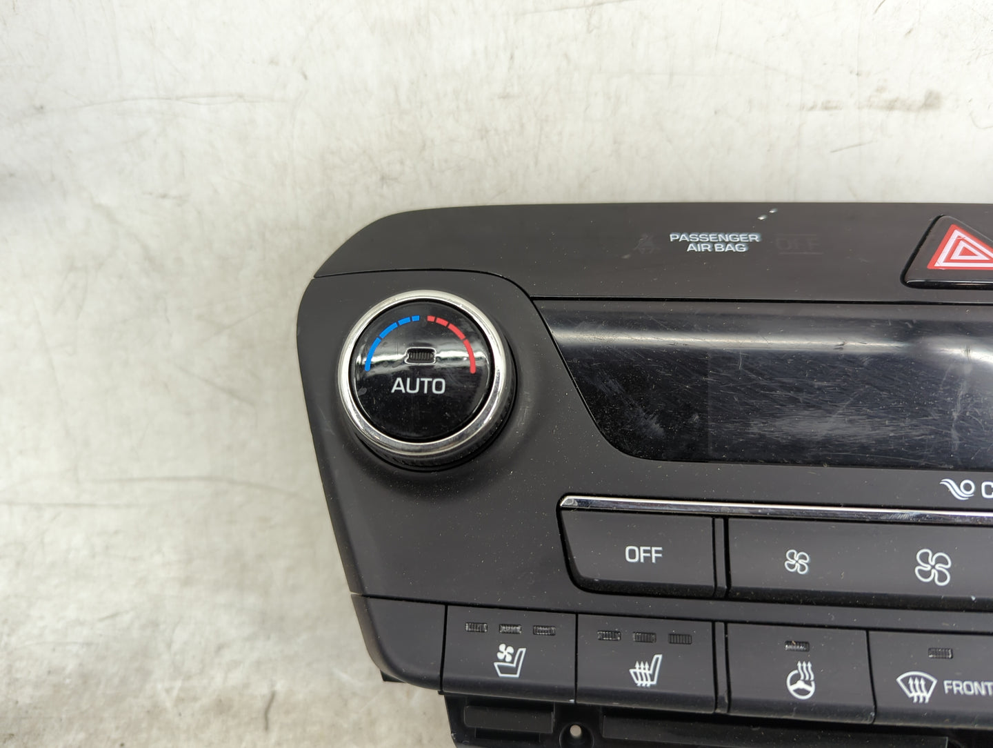 2018 Hyundai Tucson Climate Control Module Temperature AC/Heater Replacement P/N:97250-D3601YAK Fits OEM Used Auto Parts - O