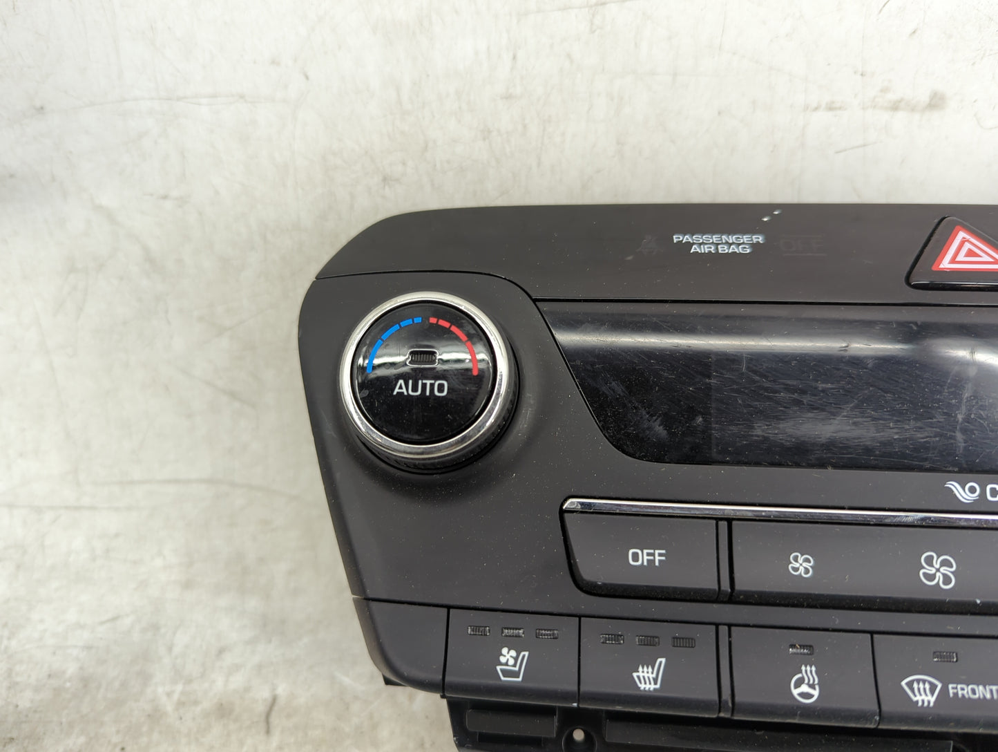 2018 Hyundai Tucson Climate Control Module Temperature AC/Heater Replacement P/N:97250-D3601YAK Fits OEM Used Auto Parts - O