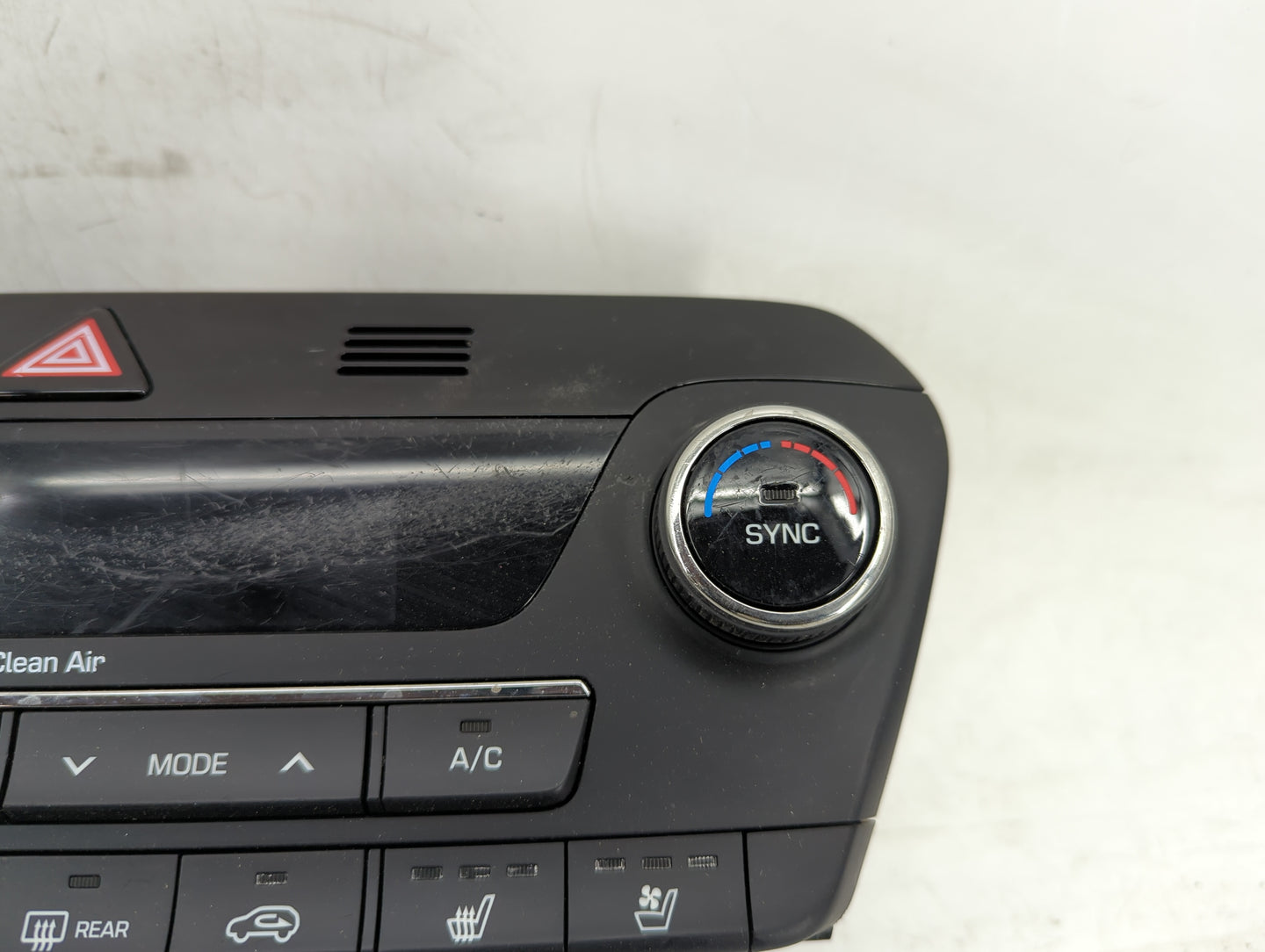 2018 Hyundai Tucson Climate Control Module Temperature AC/Heater Replacement P/N:97250-D3601YAK Fits OEM Used Auto Parts - O