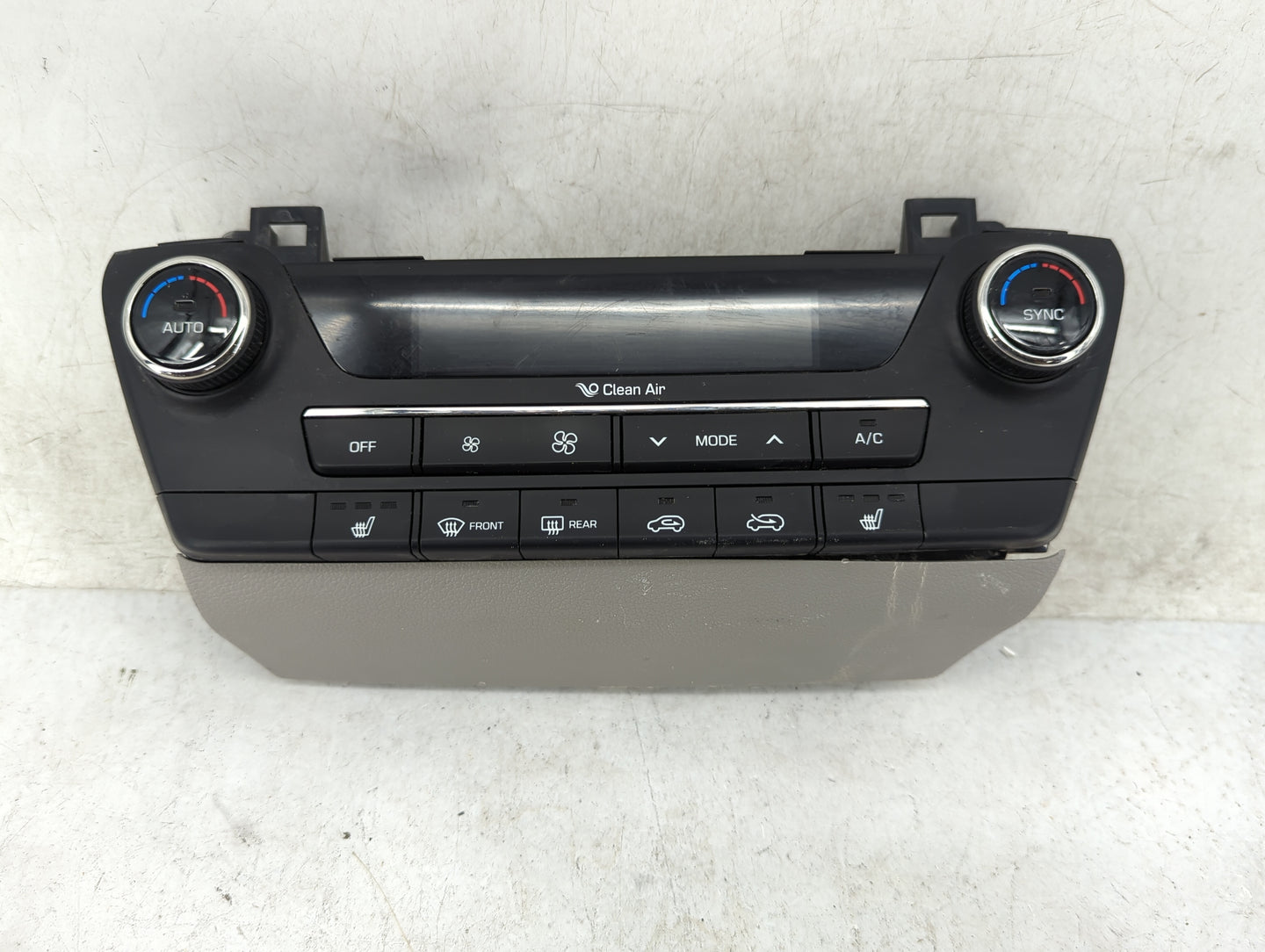 2018 Hyundai Tucson Climate Control Module Temperature AC/Heater Replacement P/N:97250-D3XXX/D7XXX Fits OEM Used Auto Parts 