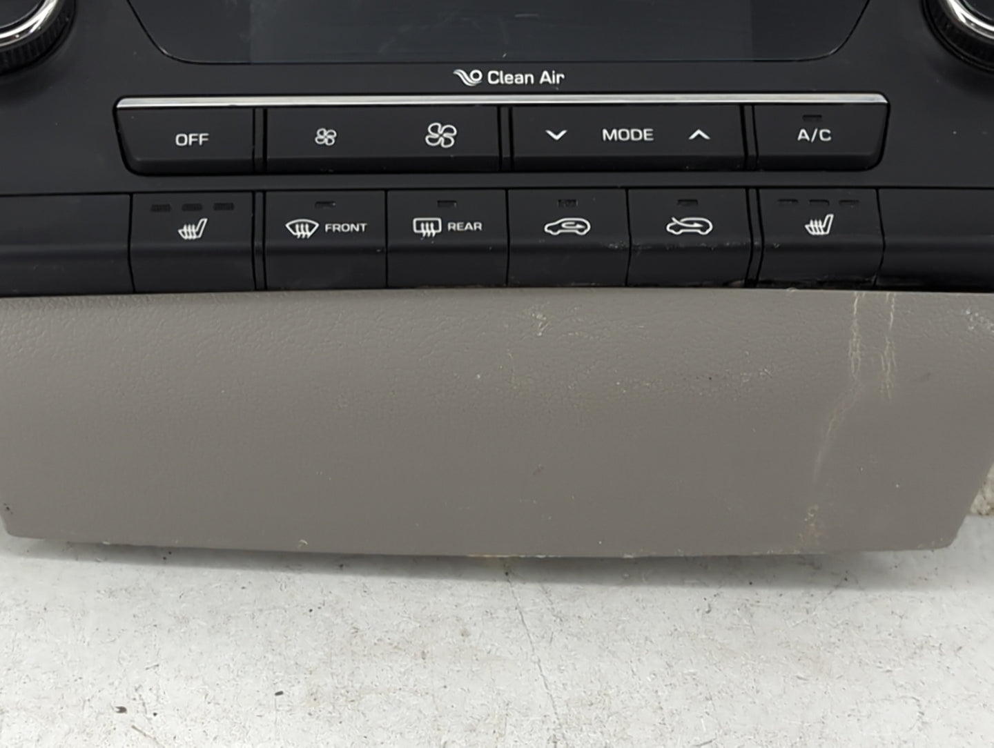 2018 Hyundai Tucson Climate Control Module Temperature AC/Heater Replacement P/N:97250-D3XXX/D7XXX Fits OEM Used Auto Parts 