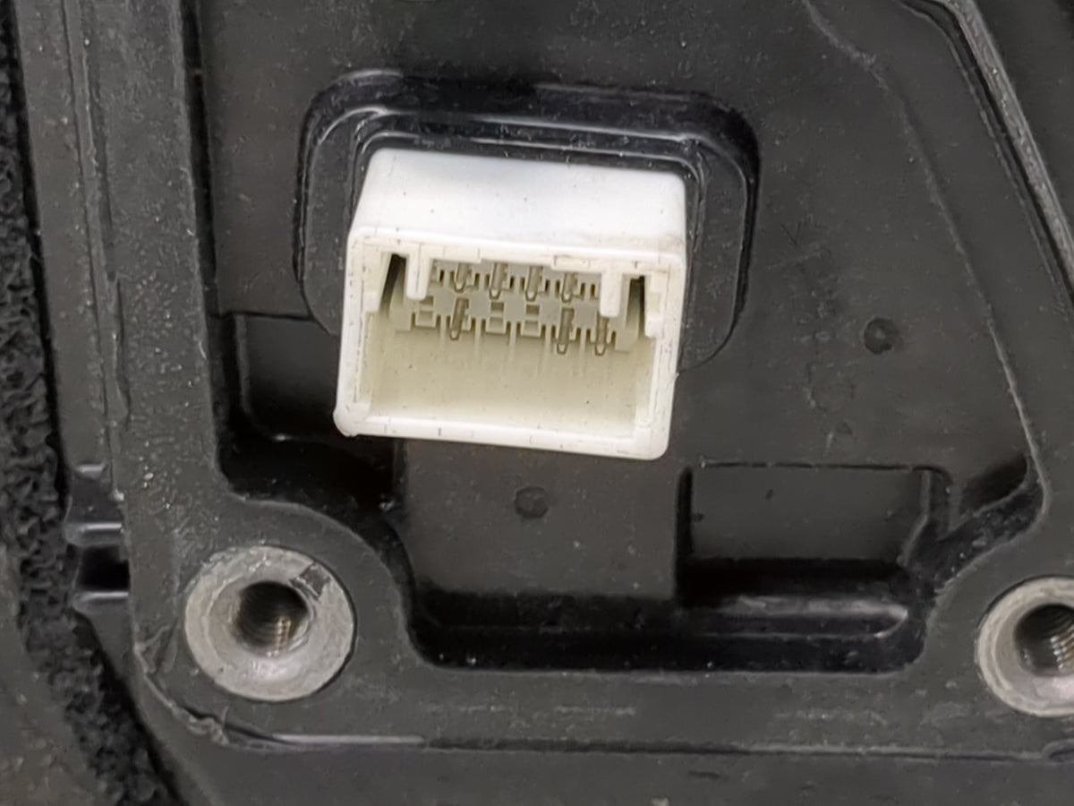 2018 Hyundai Tucson Driver Side View Mirror - Left Door Mirror OEM Used - Oemusedautoparts1.com