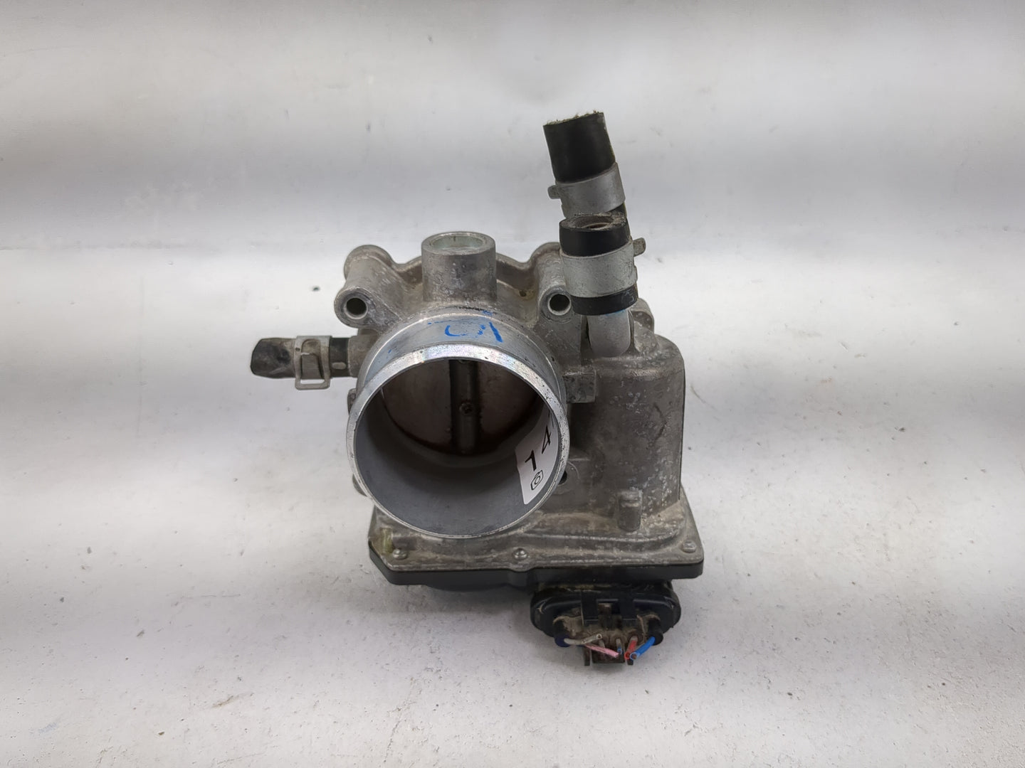 2016-2018 Hyundai Tucson Throttle Body P/N:35100-2B340 5830 11U14 Fits Fits 2015 2016 2017 2018 2019 2020 2021 2022 OEM Used