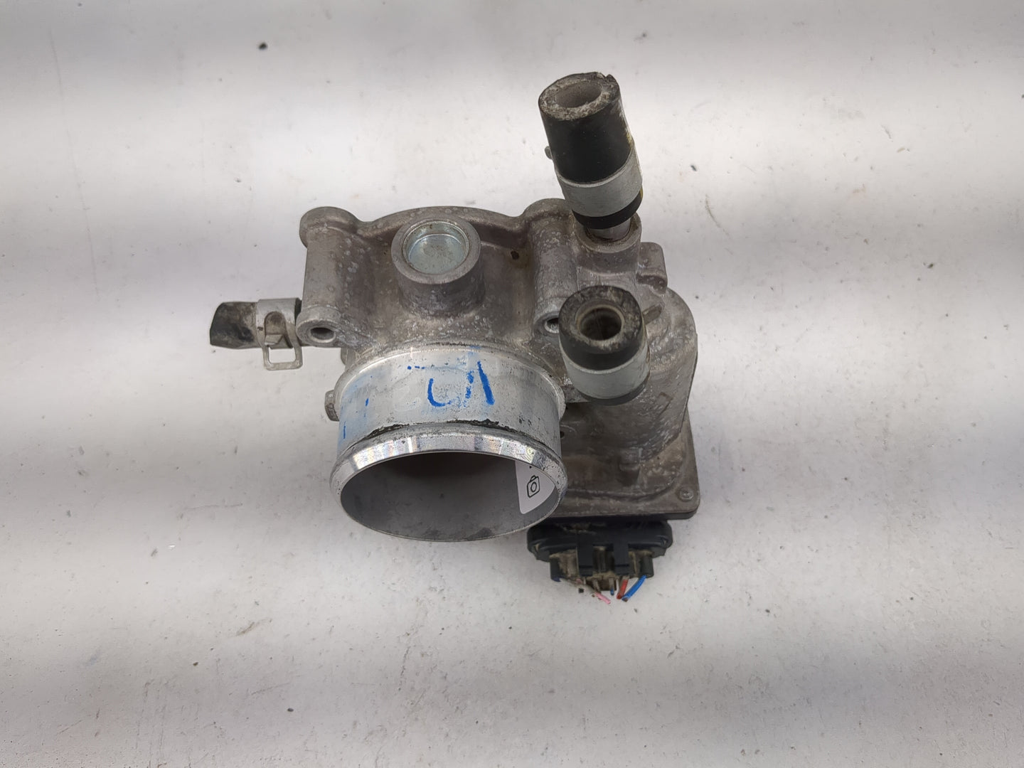2016-2018 Hyundai Tucson Throttle Body P/N:35100-2B340 5830 11U14 Fits Fits 2015 2016 2017 2018 2019 2020 2021 2022 OEM Used