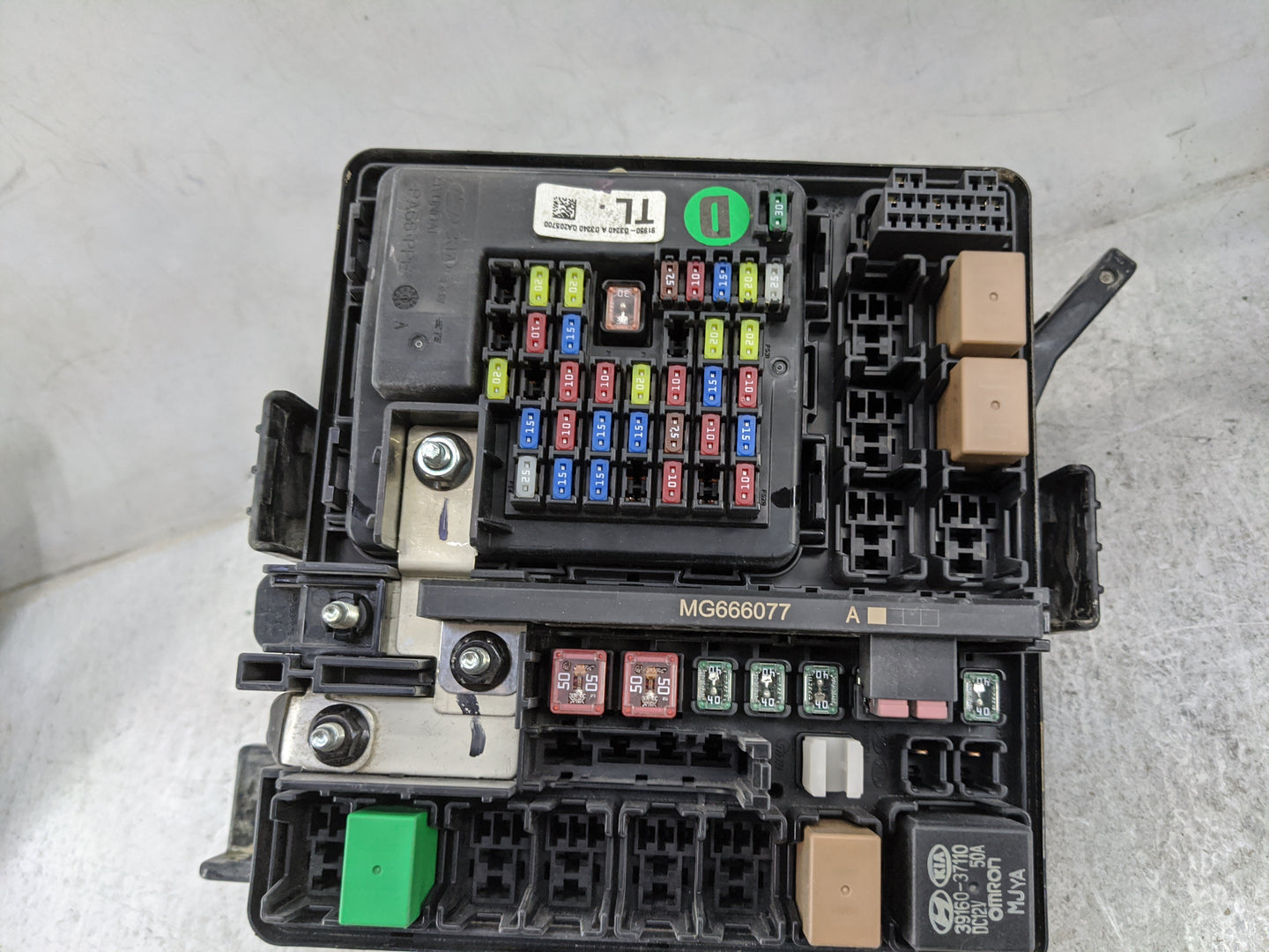 2016-2018 Hyundai Tucson Fusebox Fuse Box Panel Relay Module P/N:91941-D3023 91431-D3162 Fits Fits 2016 2017 2018 OEM Used A