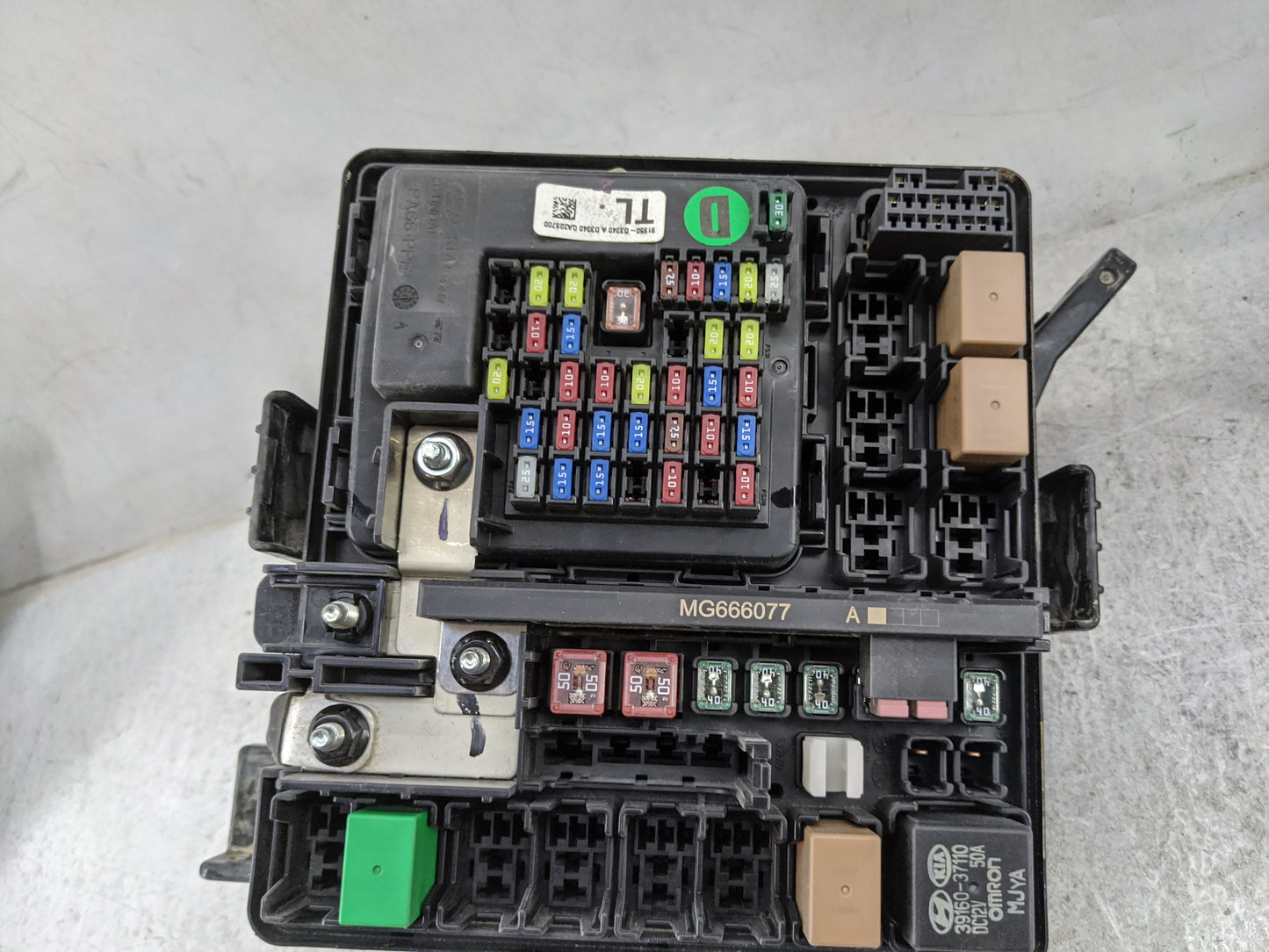2016-2018 Hyundai Tucson Fusebox Fuse Box Panel Relay Module P/N:91941-D3023 91431-D3162 Fits Fits 2016 2017 2018 OEM Used A