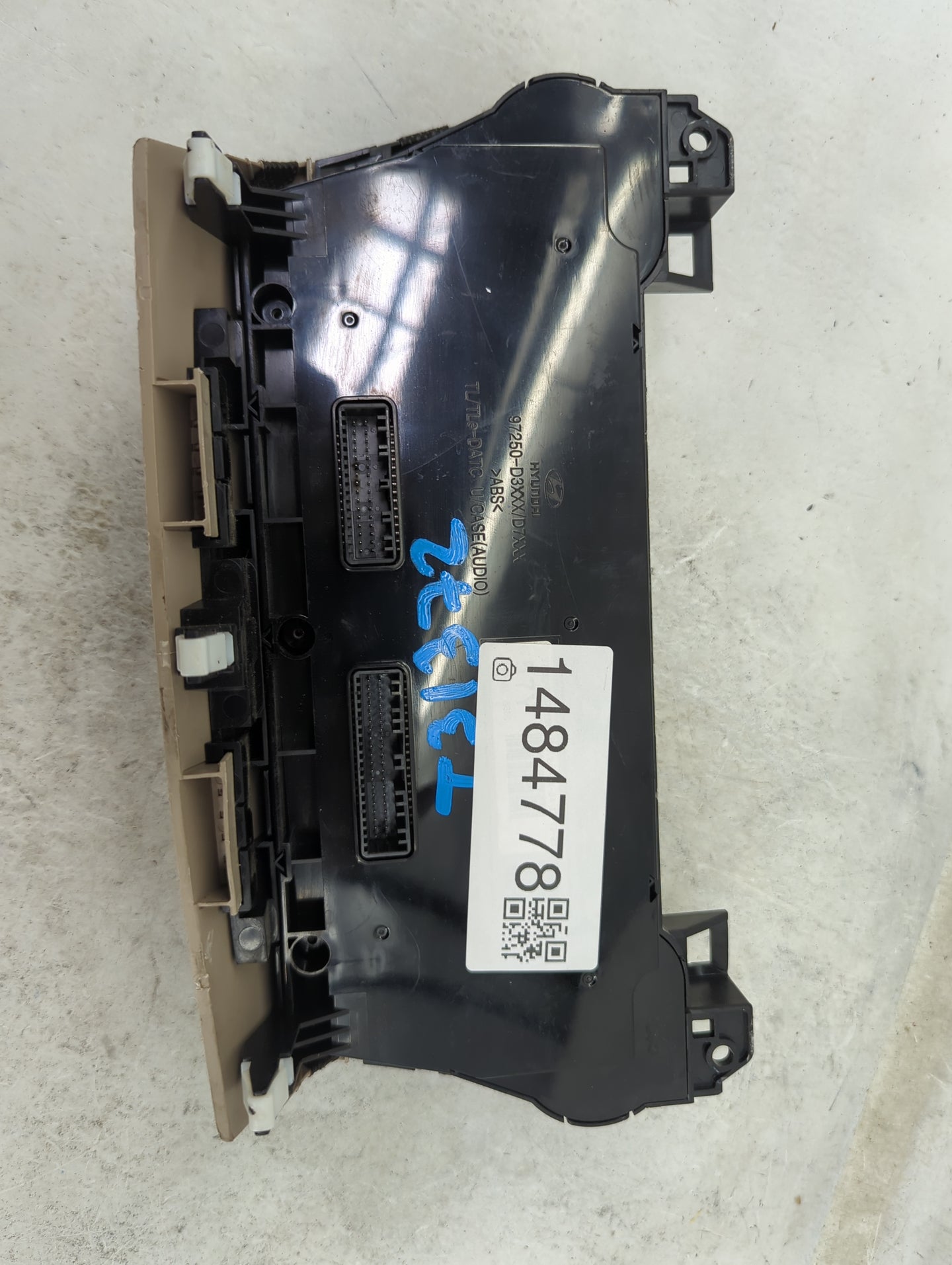 2016-2018 Hyundai Tucson Climate Control Module Temperature AC/Heater Replacement P/N:97250-D3XXX A2C96925305 Fits OEM Used 