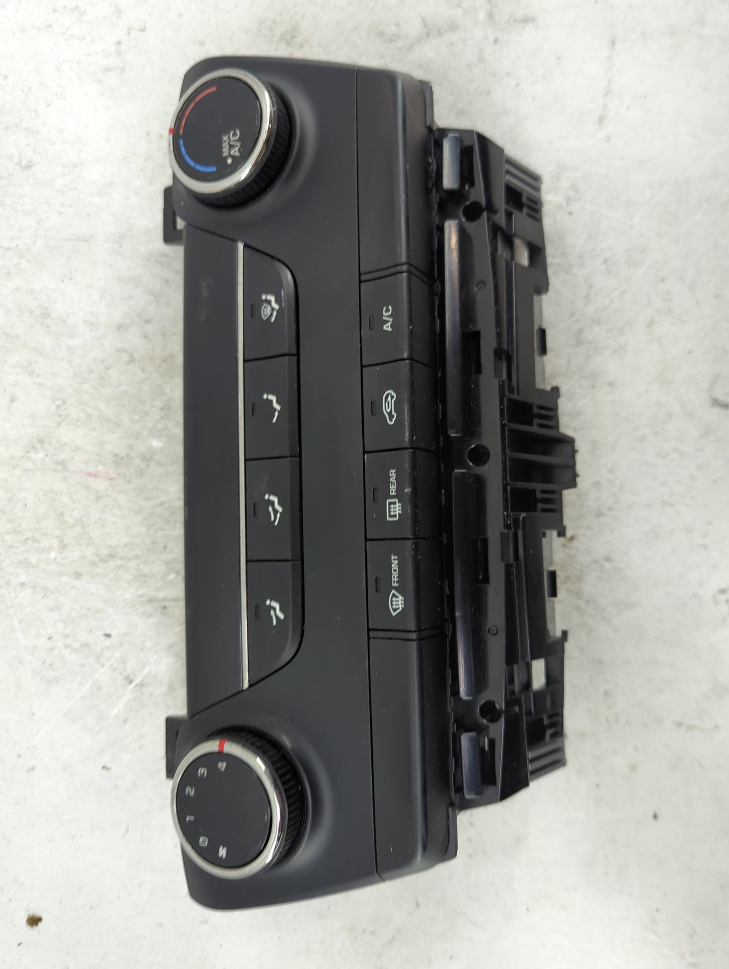 2016-2018 Hyundai Tucson Climate Control Module Temperature AC/Heater Replacement P/N:97250-D3111-TGG 1606131206-033 Fits OE