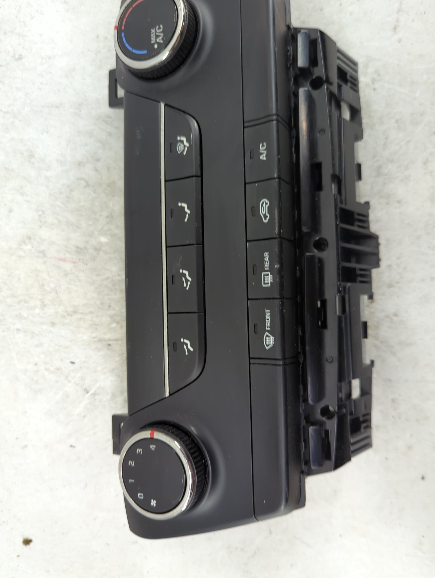 2016-2018 Hyundai Tucson Climate Control Module Temperature AC/Heater Replacement P/N:97250-D3111-TGG 1606131206-033 Fits OE