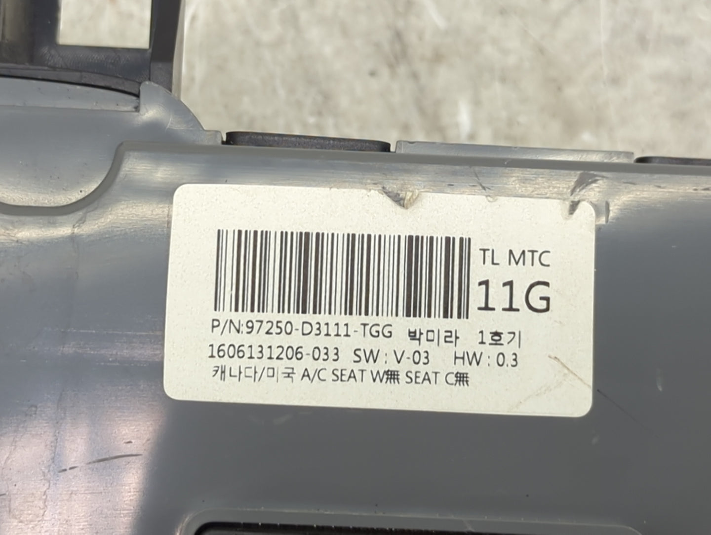 2016-2018 Hyundai Tucson Climate Control Module Temperature AC/Heater Replacement P/N:97250-D3111-TGG 1606131206-033 Fits OE