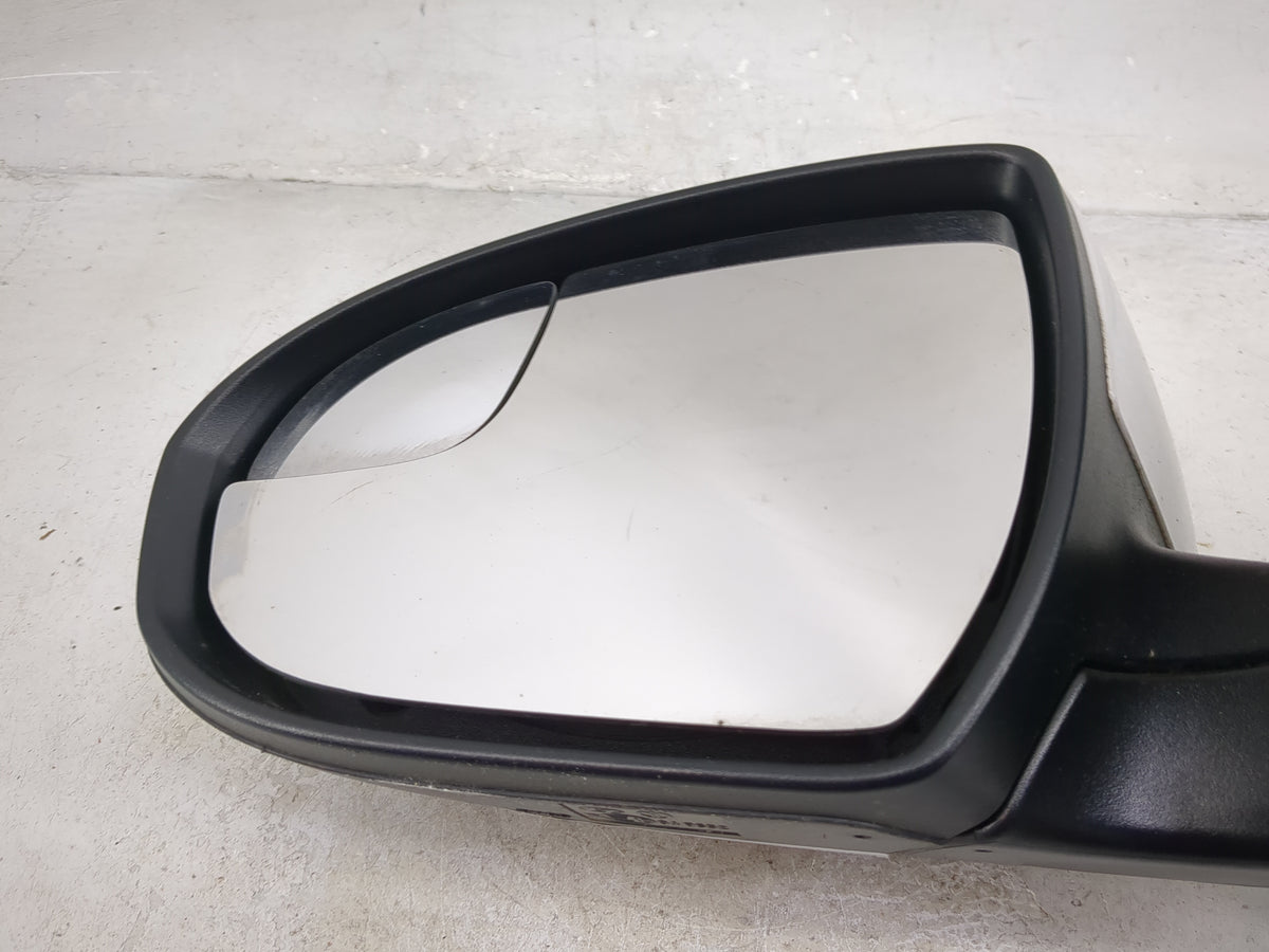 2016-2018 Hyundai Tucson Driver Side View Mirror - Left Door Mirror OEM Used - Oemusedautoparts1.com